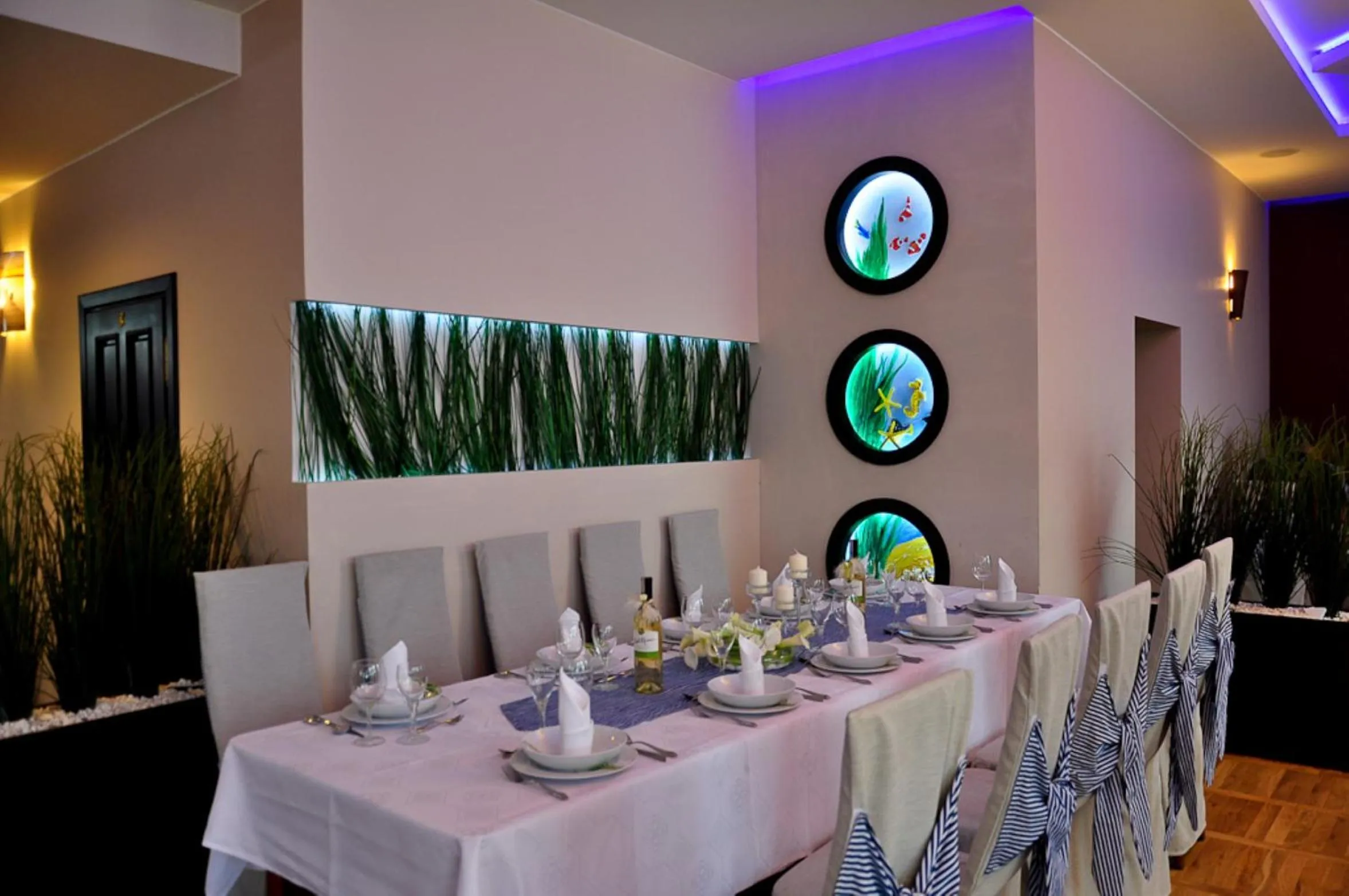 Restaurant/places to eat in U Bosmana