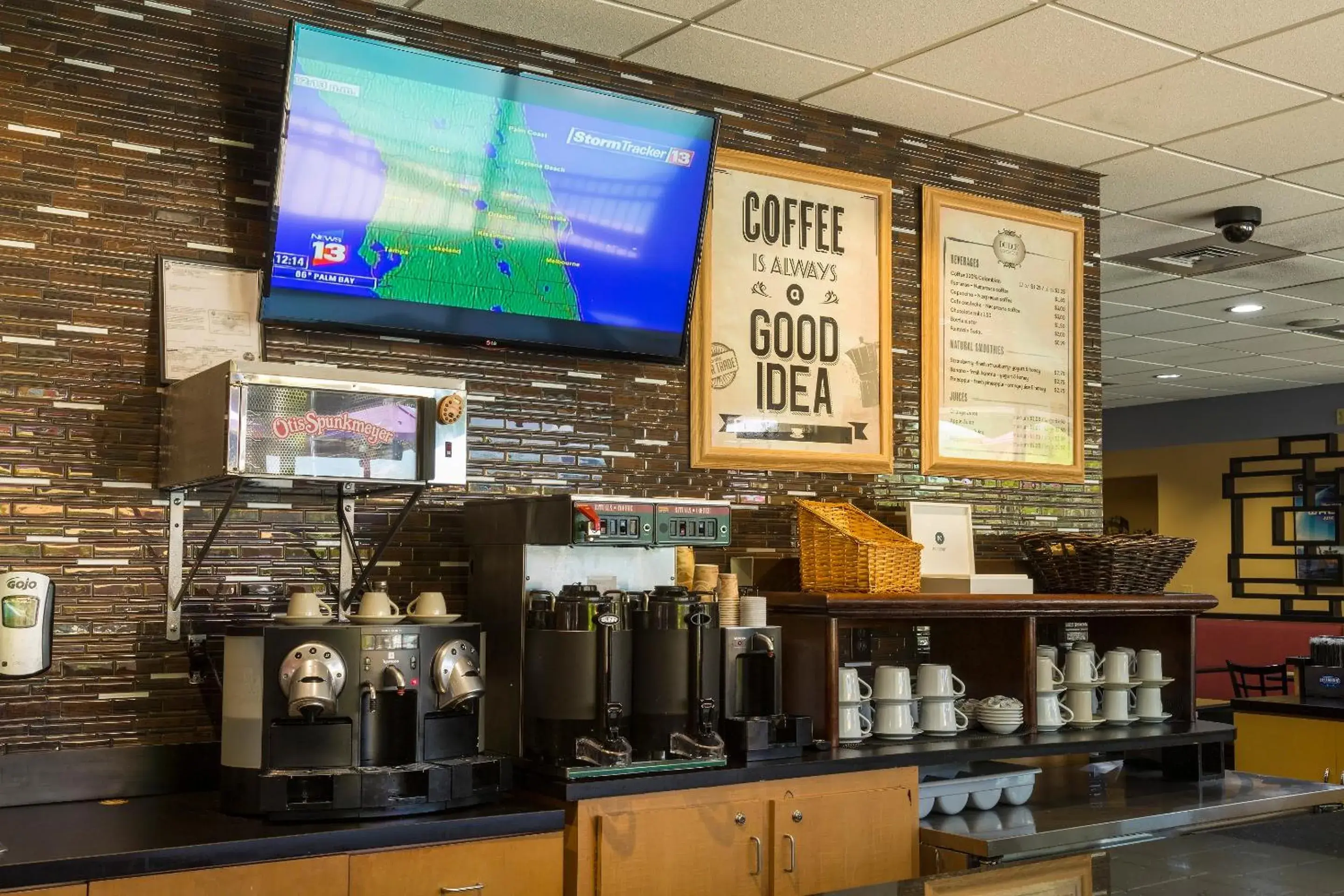 Restaurant/places to eat in Flamingo Express Hotel Restaurant/places to eat in Flamingo Express Hotel