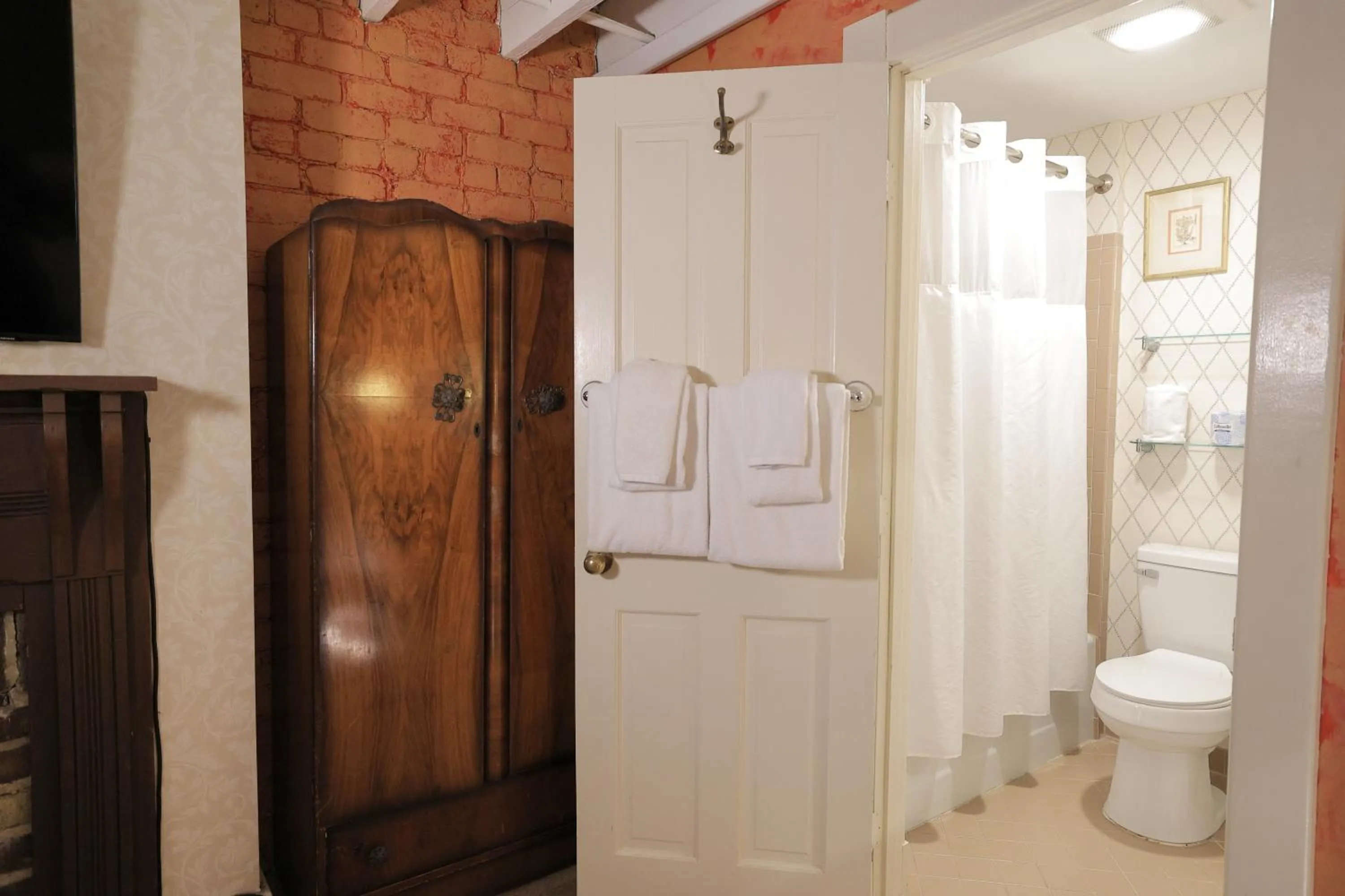 Bathroom in Foley House Inn