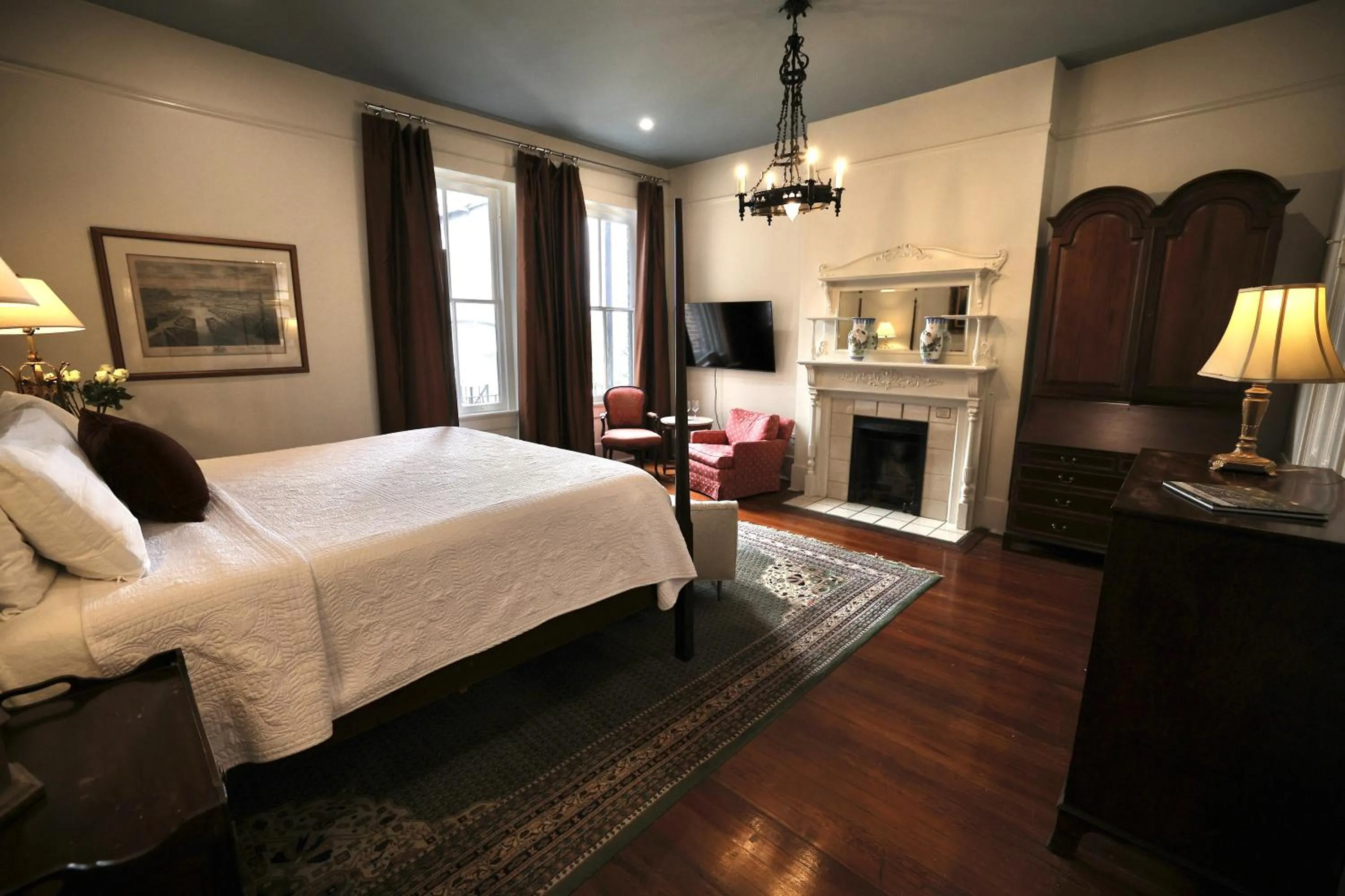 Bedroom, Bed in Foley House Inn