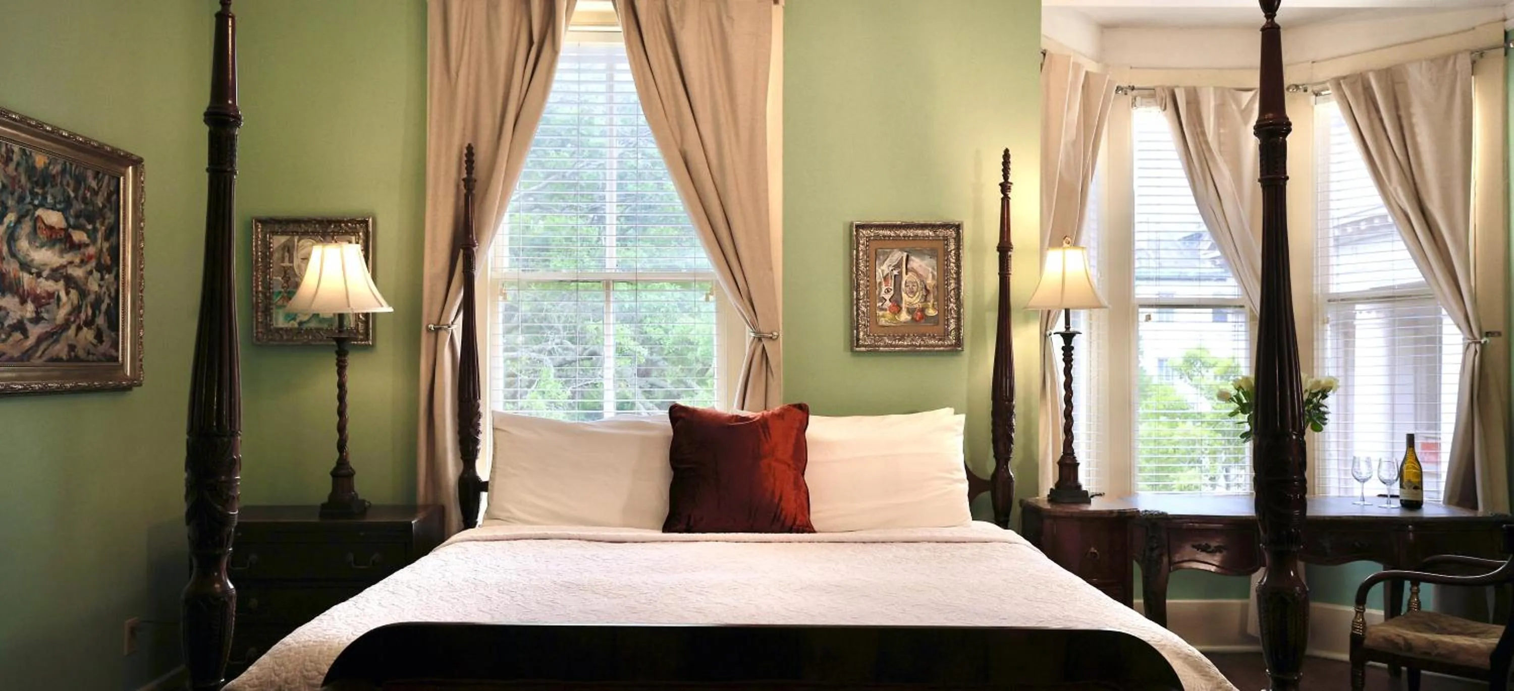 Bed in Foley House Inn