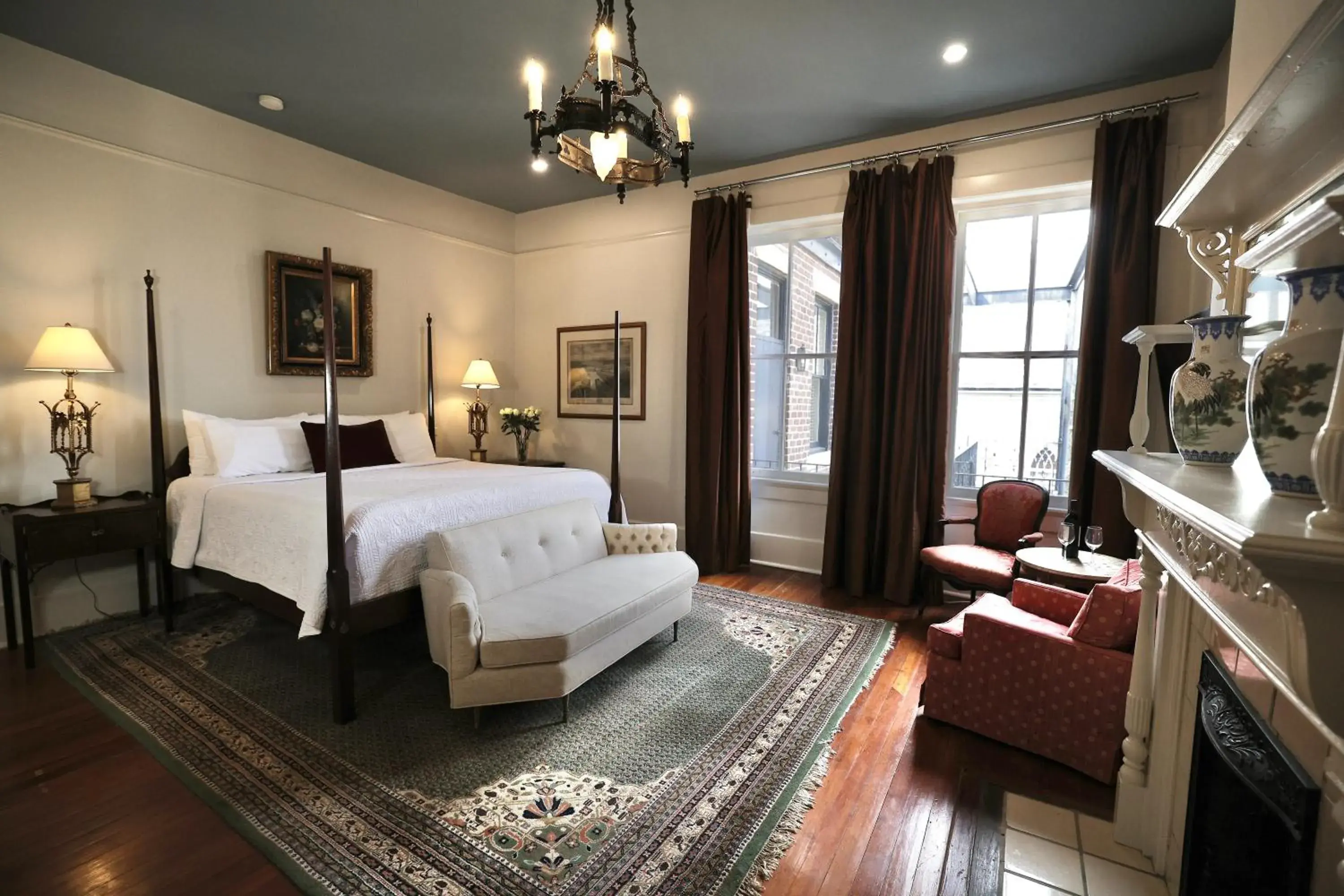 Deluxe Double Room (2 Adults + 1 Child) in Foley House Inn Deluxe Double Room (2 Adults + 1 Child) in Foley House Inn