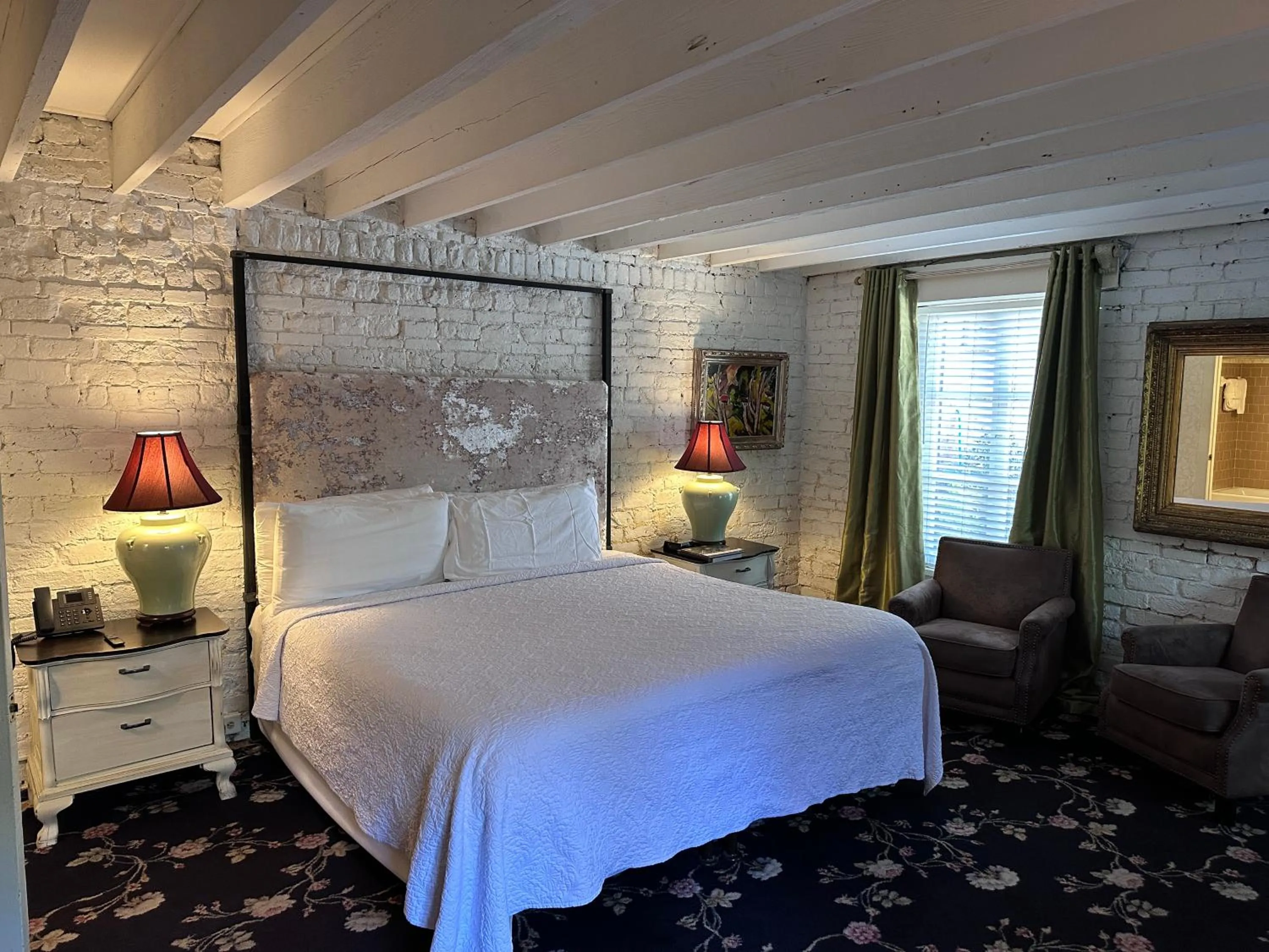 Bedroom, Bed in Foley House Inn