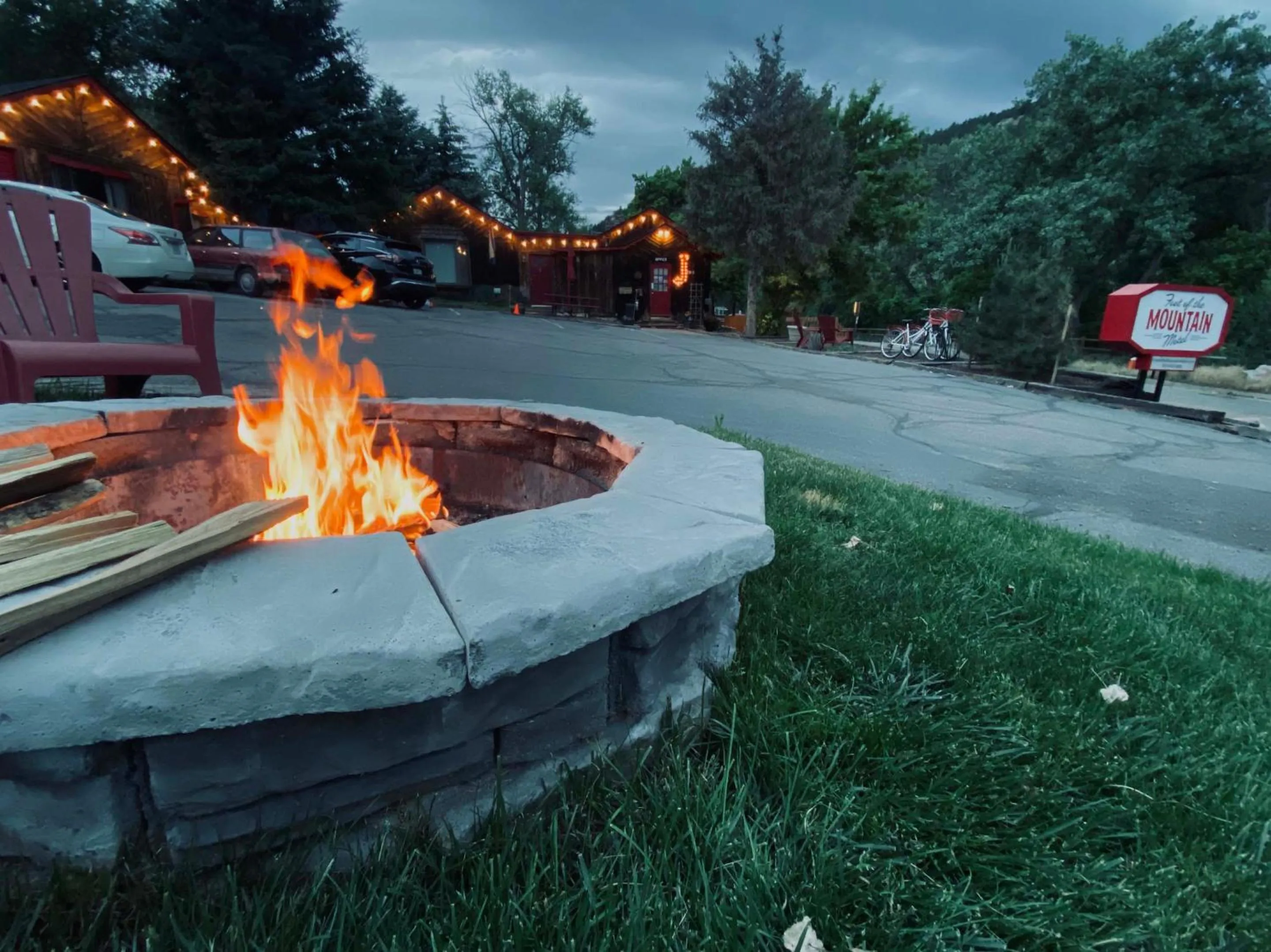 Property building in Foot of the Mountain Motel