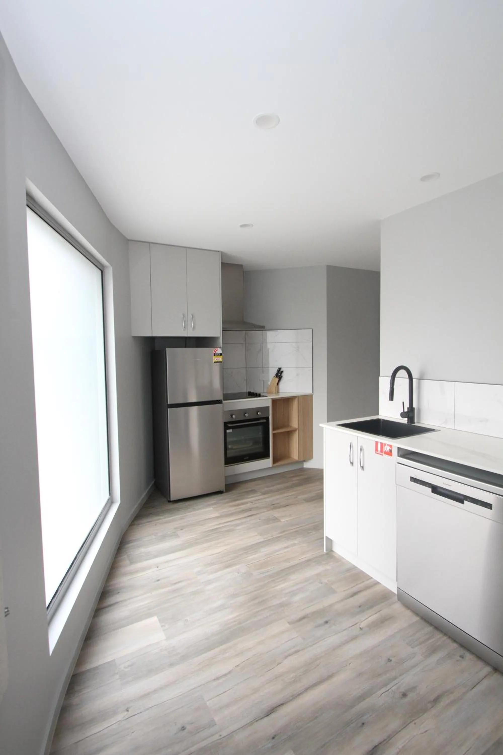 Kitchen or kitchenette in Waterfront Apartments