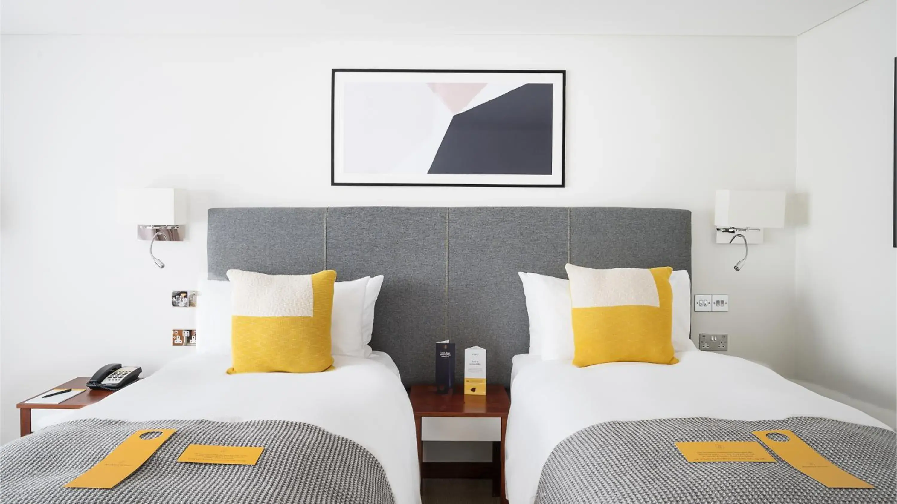 Standard Twin Room in voco Reading Standard Twin Room in voco Reading