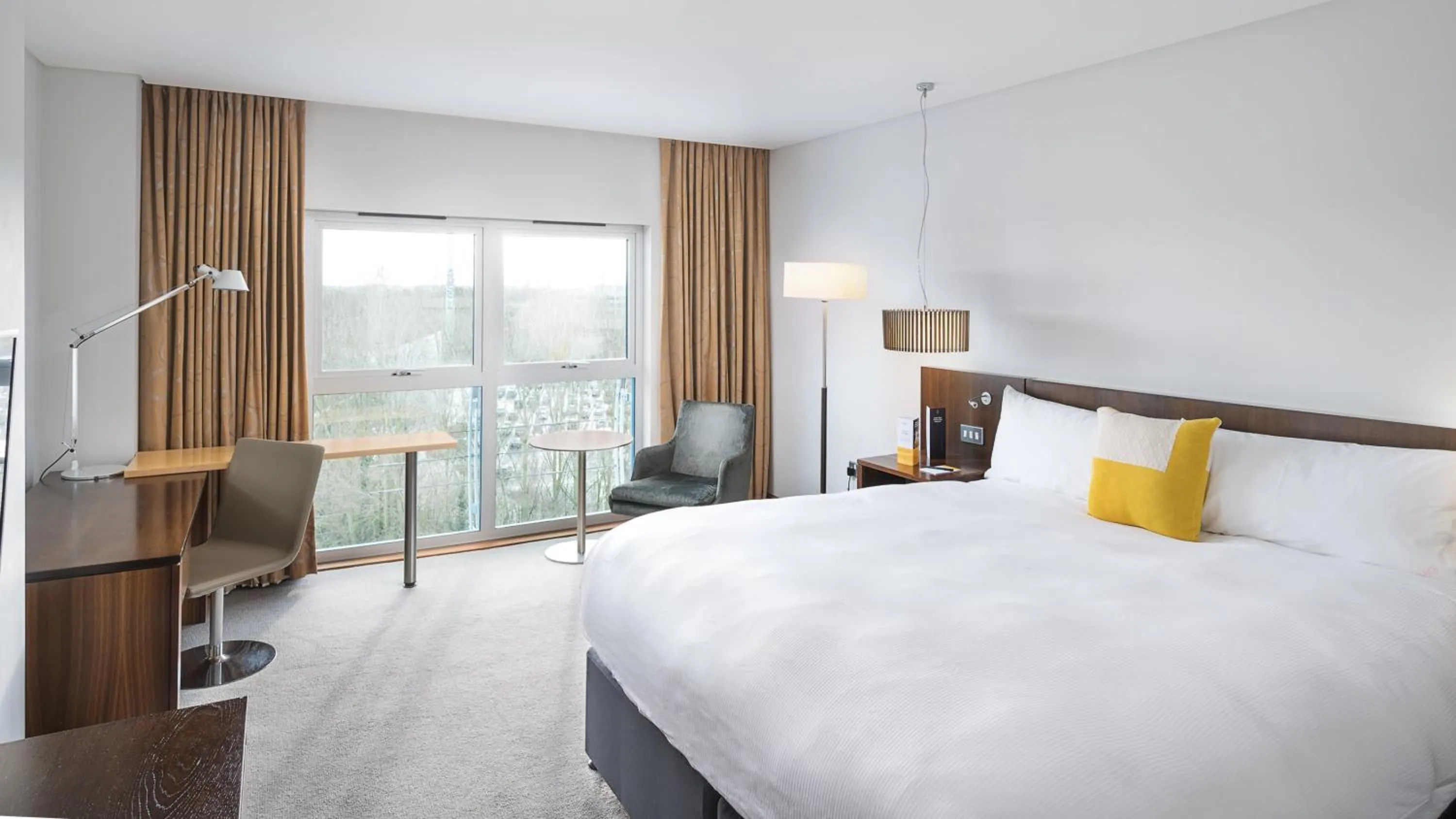 Photo of the whole room, Bed in voco Reading