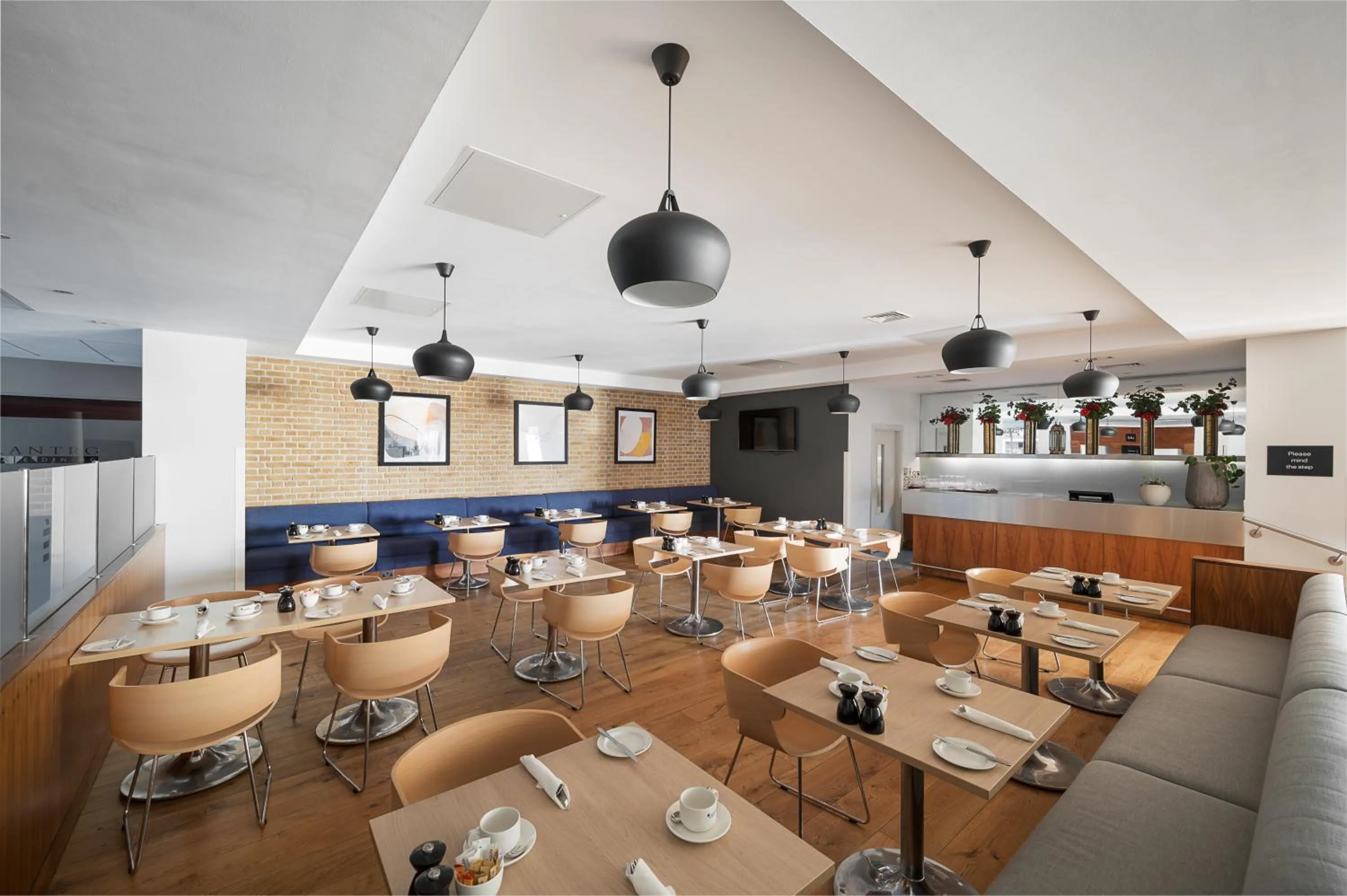 Restaurant/places to eat in voco Reading