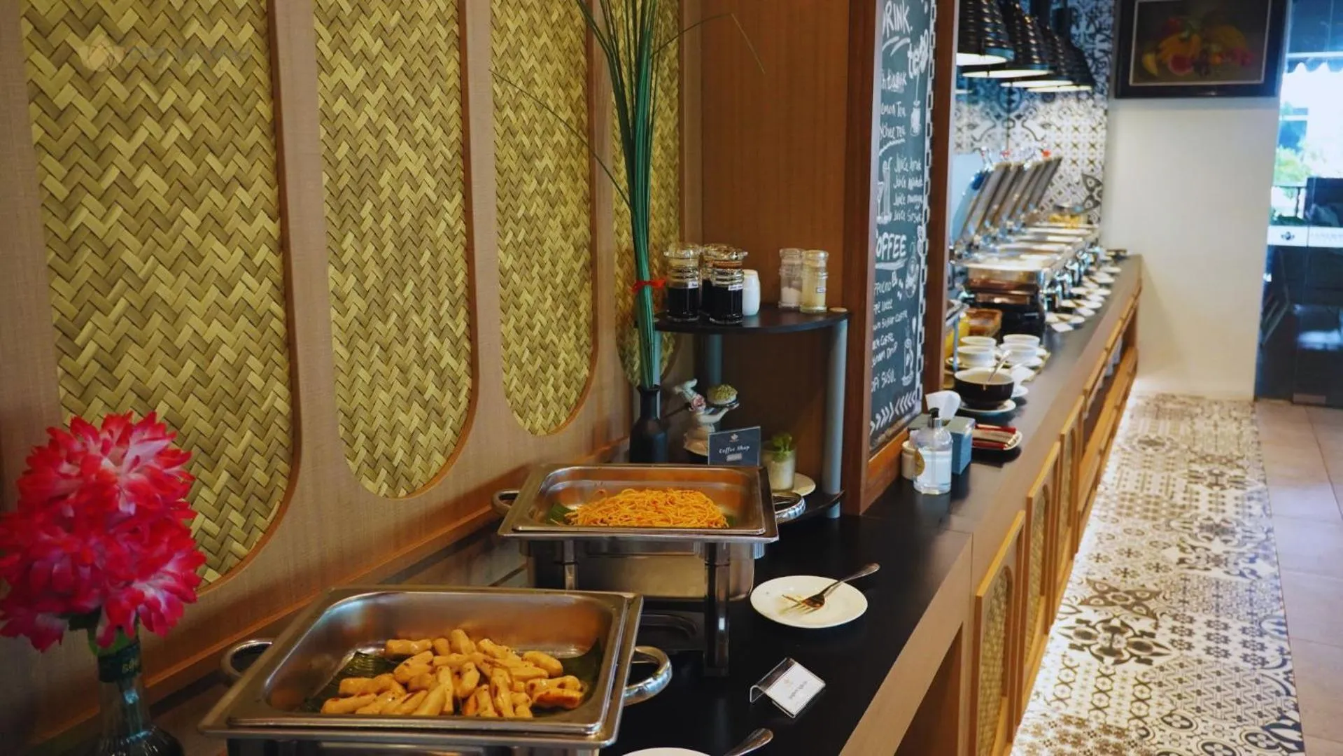 Restaurant/places to eat in OPI Indah Hotel