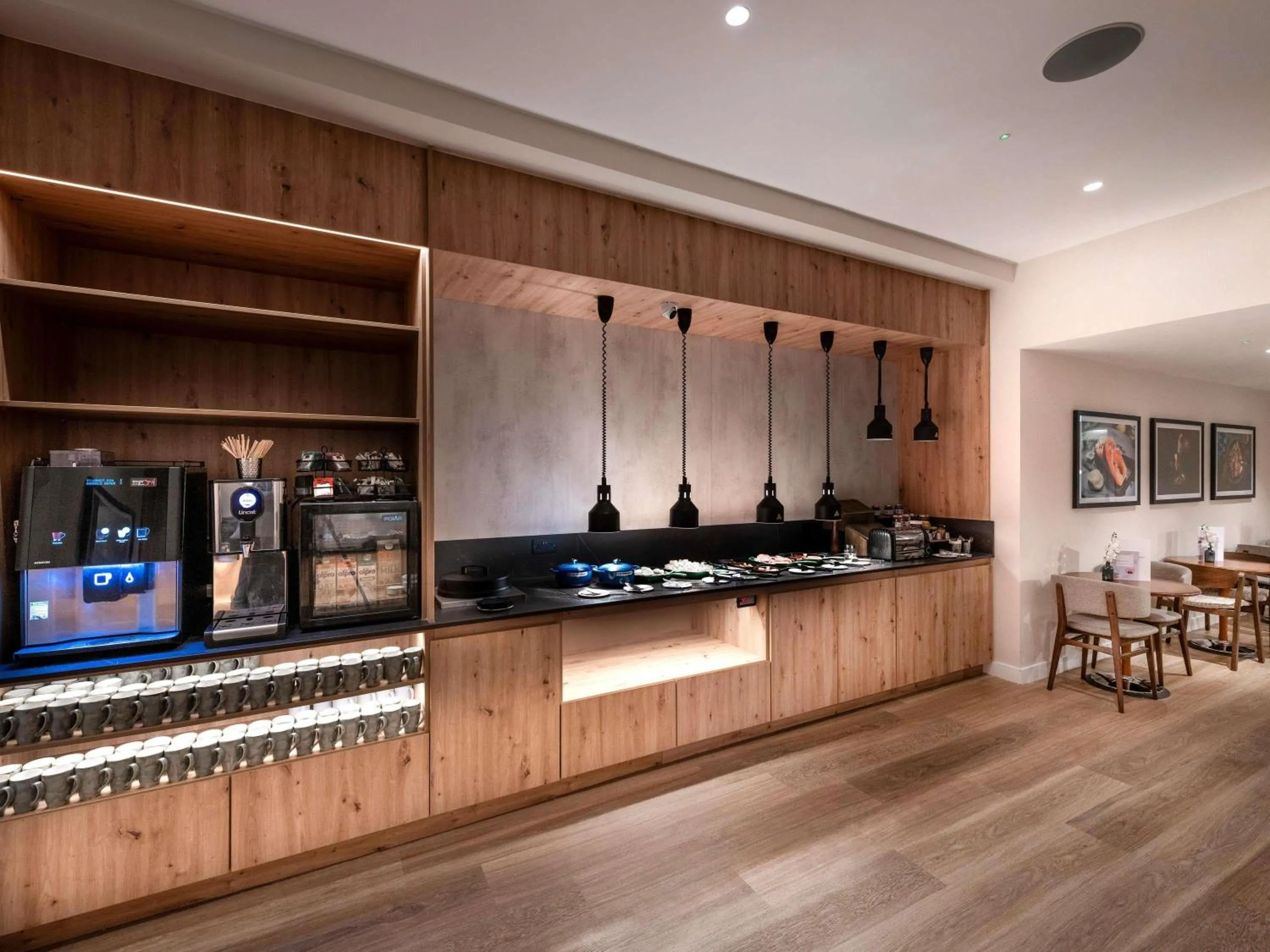 Restaurant/places to eat in Mercure Manchester Norton Grange Hotel & Spa