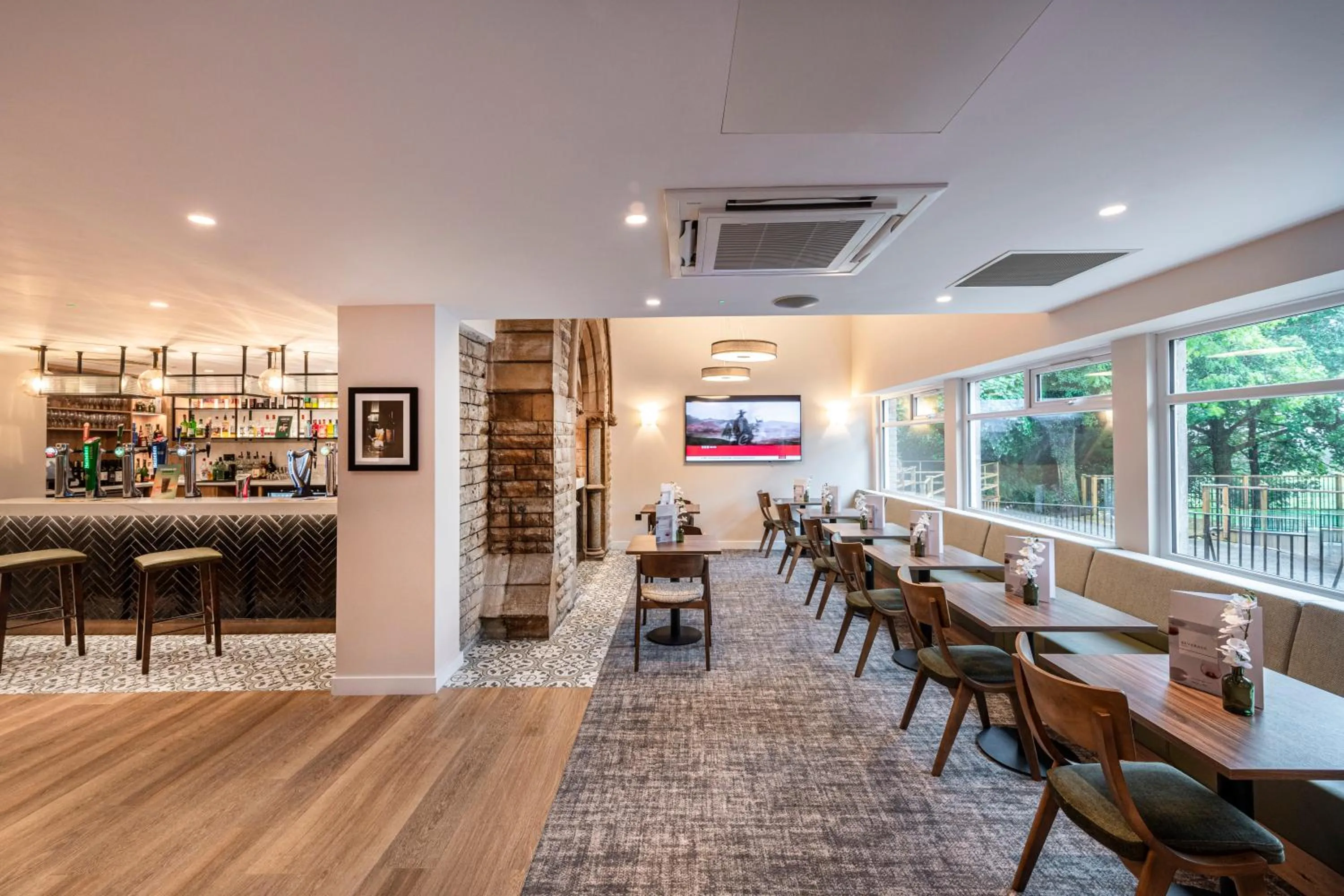 Restaurant/places to eat in Mercure Manchester Norton Grange Hotel & Spa