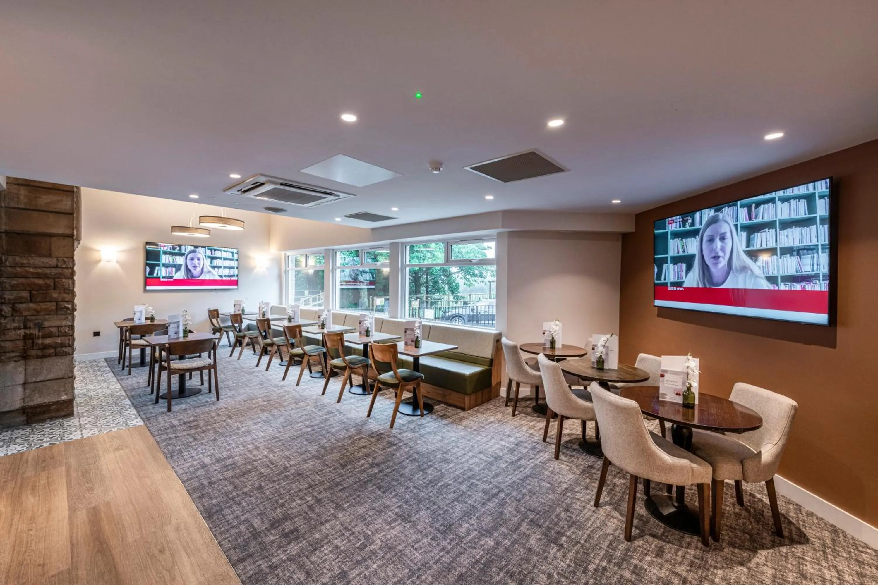 Restaurant/places to eat in Mercure Manchester Norton Grange Hotel & Spa