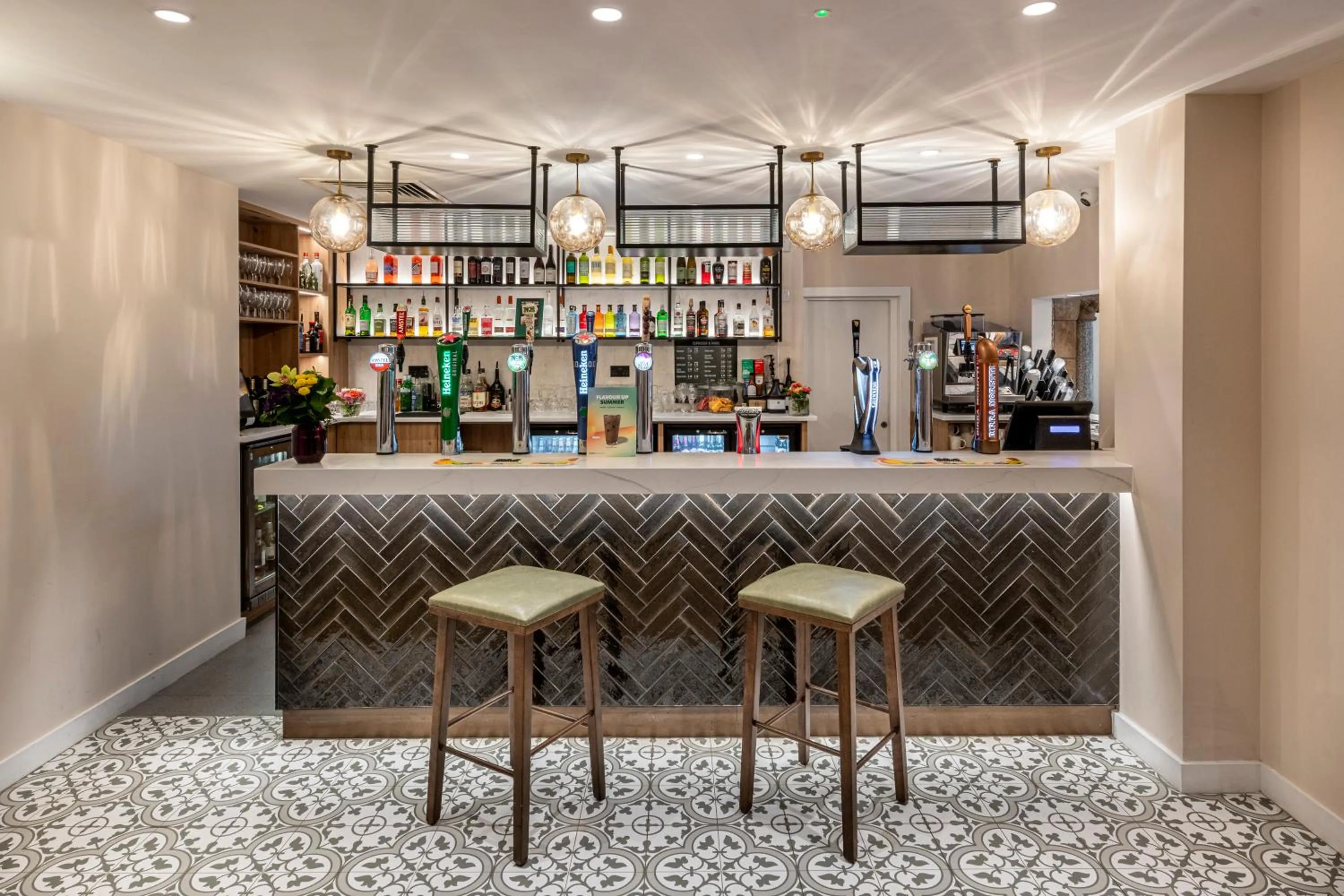 Lounge or bar in Mercure Manchester Norton Grange Hotel & Spa