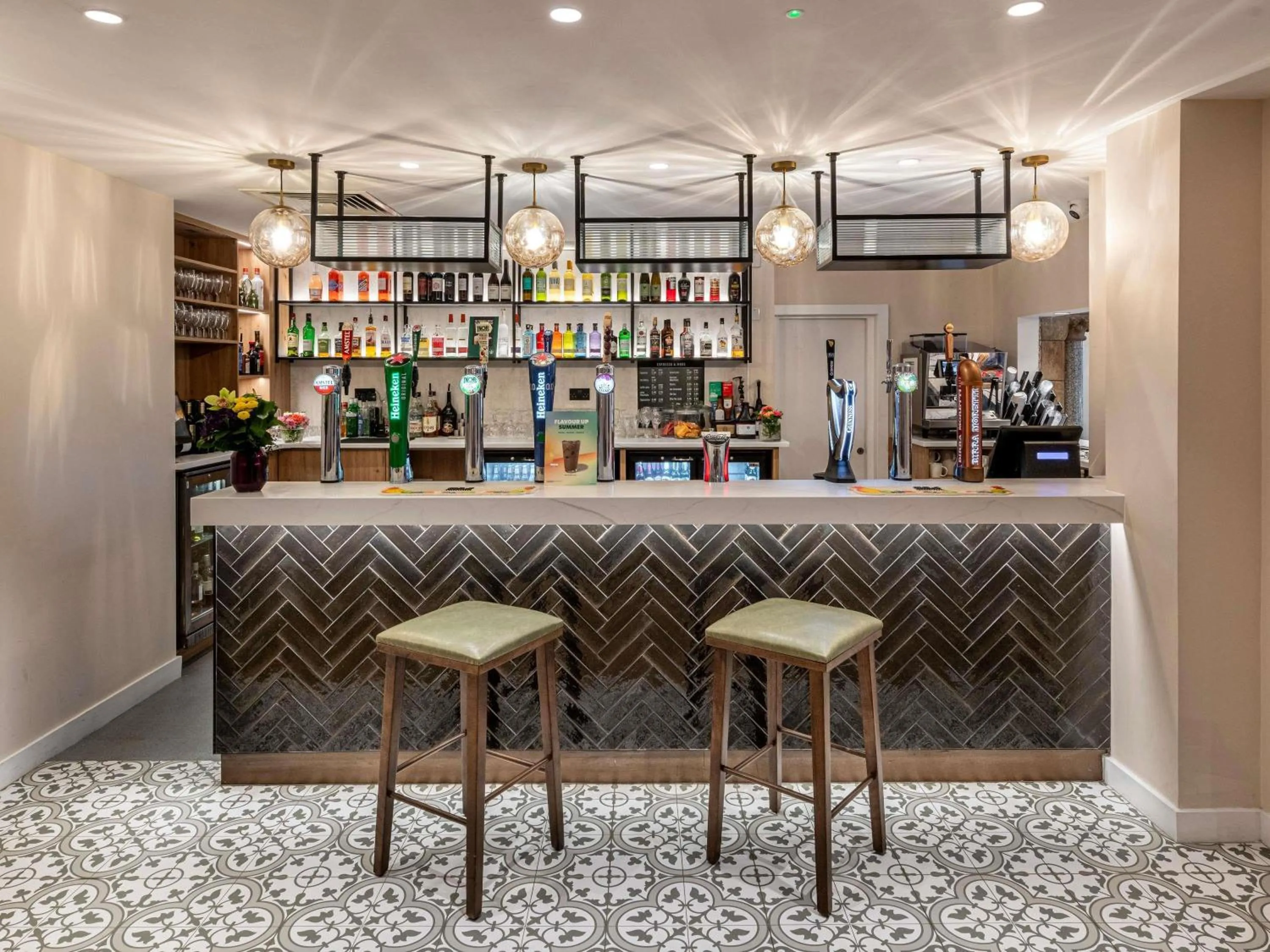 Lounge or bar in Mercure Manchester Norton Grange Hotel & Spa