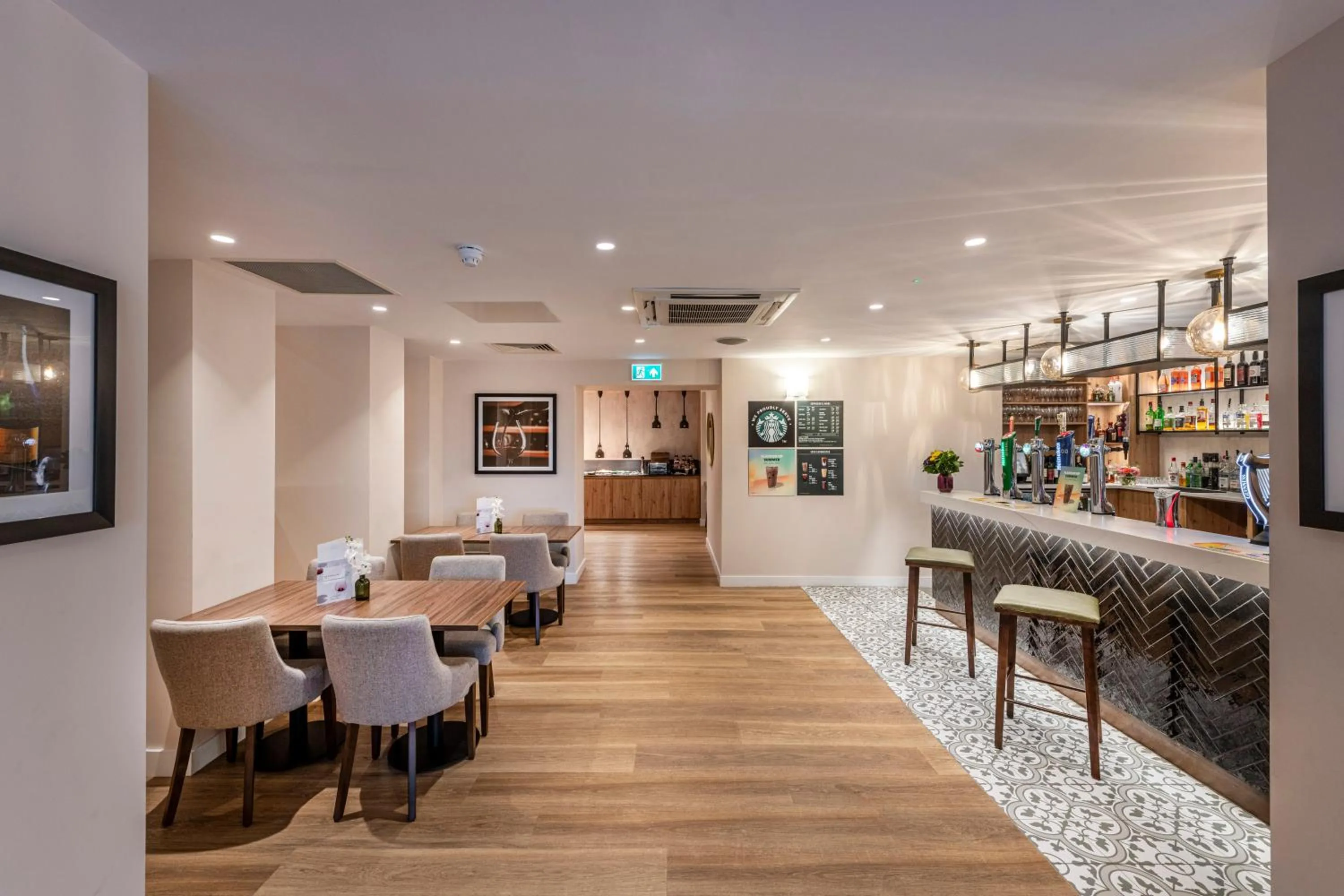 Restaurant/places to eat in Mercure Manchester Norton Grange Hotel & Spa