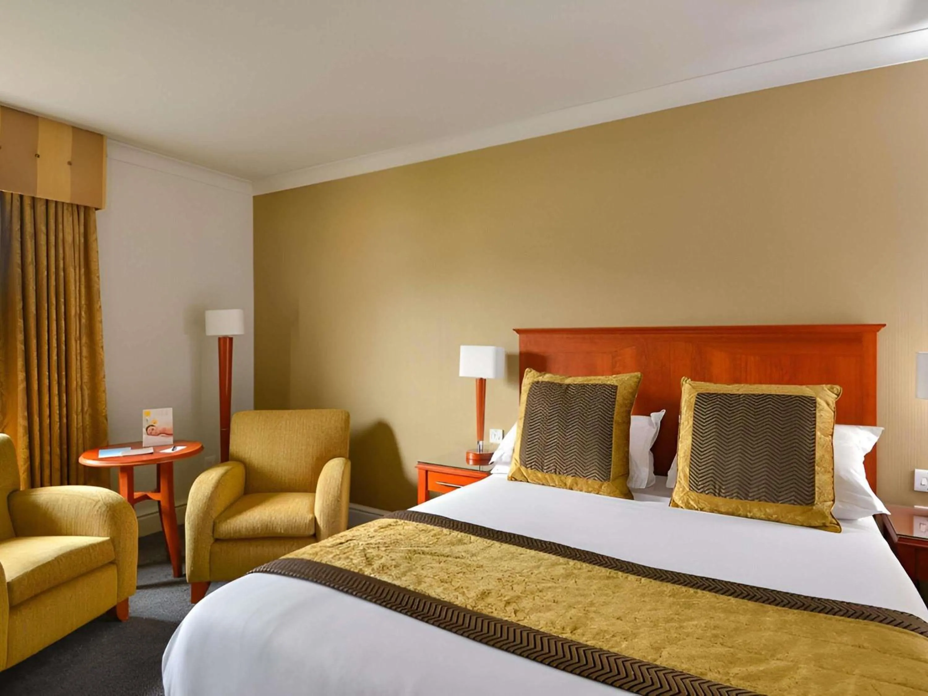 Bedroom, Bed in Mercure Manchester Norton Grange Hotel & Spa