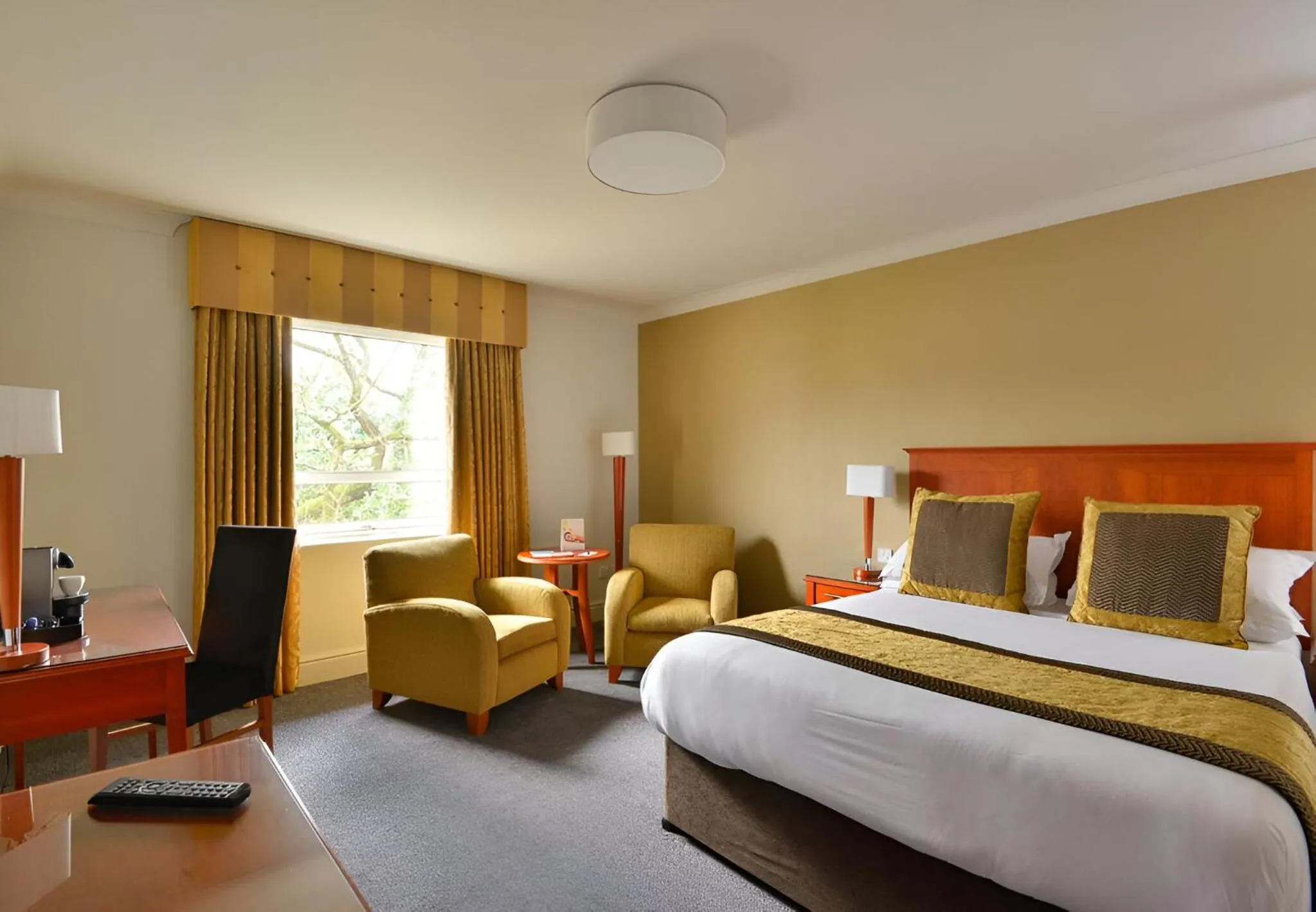 Bed in Mercure Manchester Norton Grange Hotel & Spa