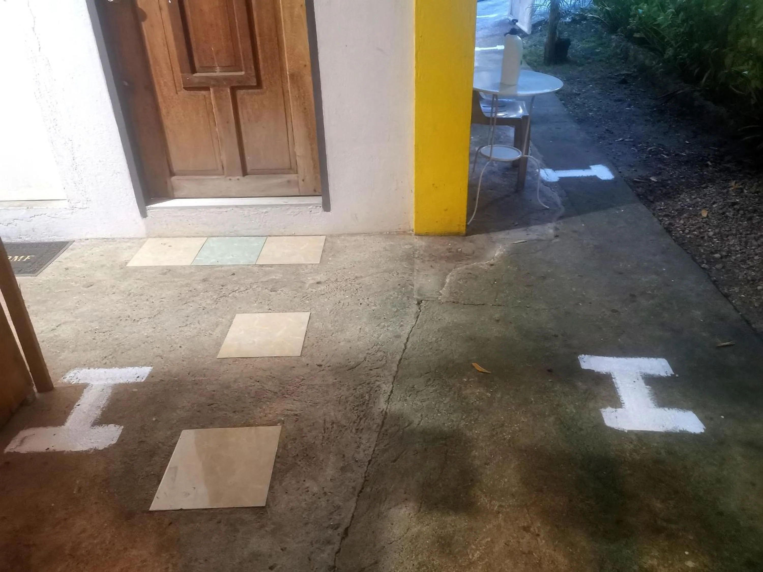 Facade/entrance in Stay N Save B&B