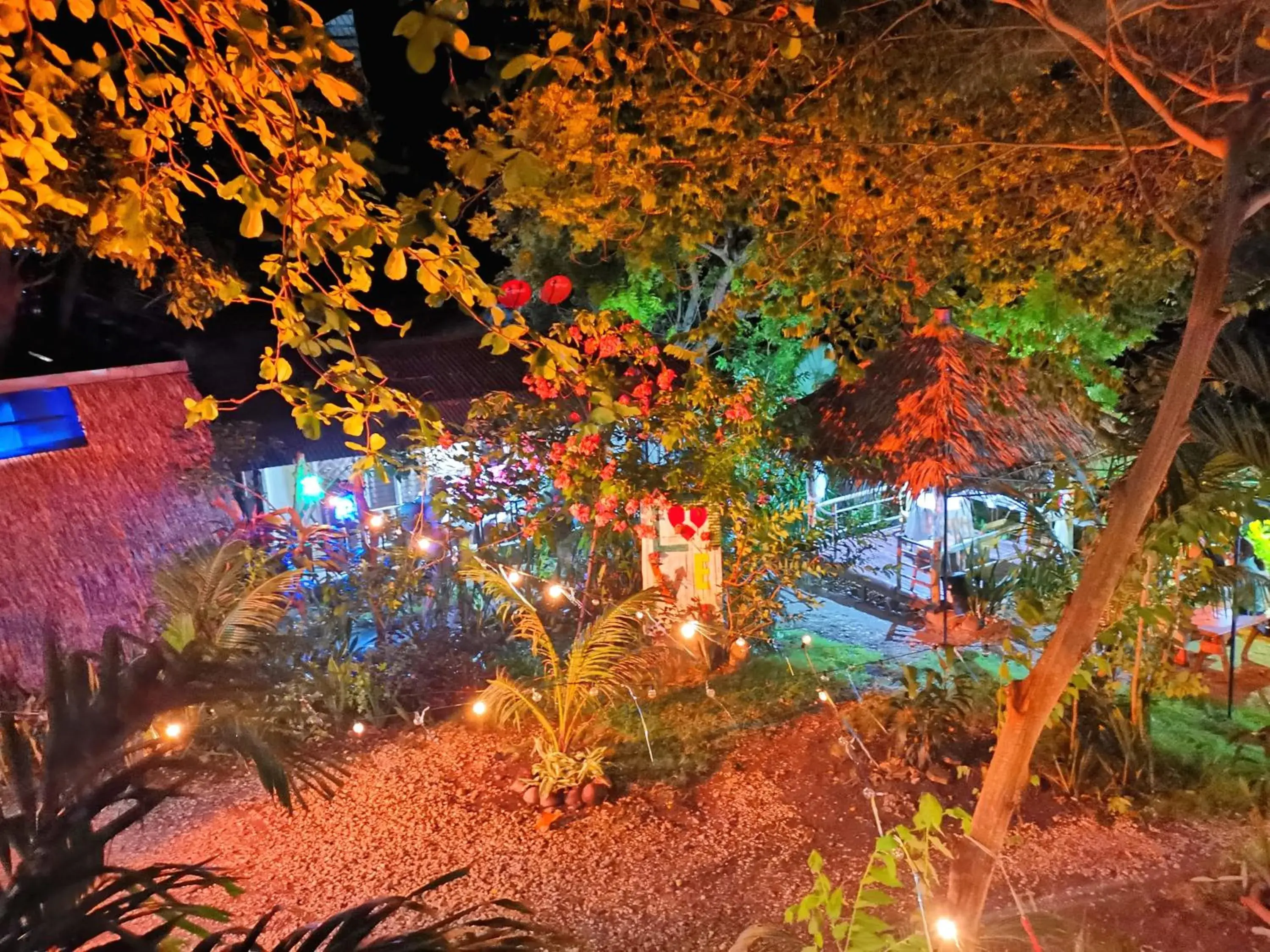 Inner courtyard view in Stay N Save B&B Inner courtyard view in Stay N Save B&B