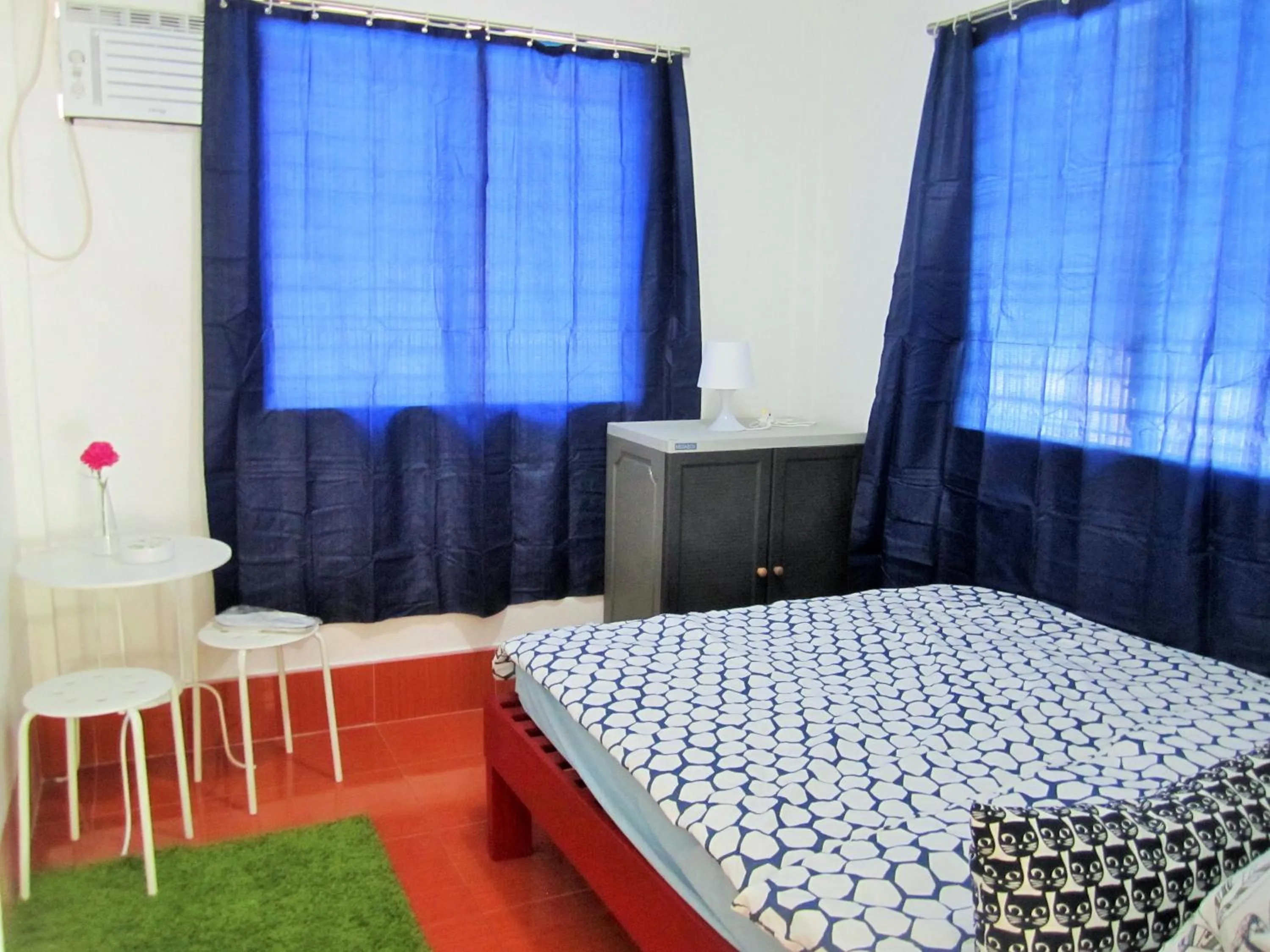 Bedroom, Bed in Stay N Save B&B