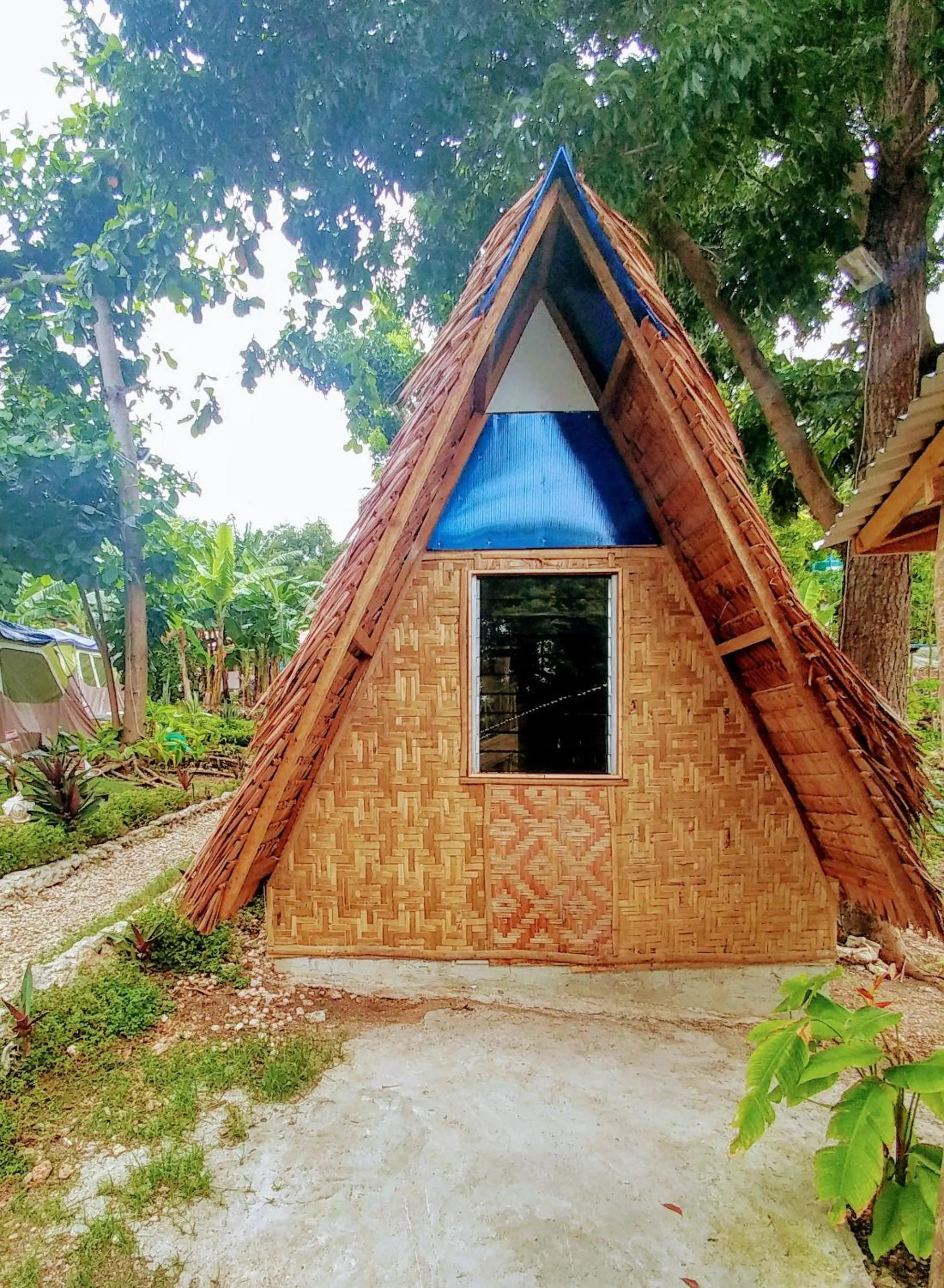 Garden view in Stay N Save B&B