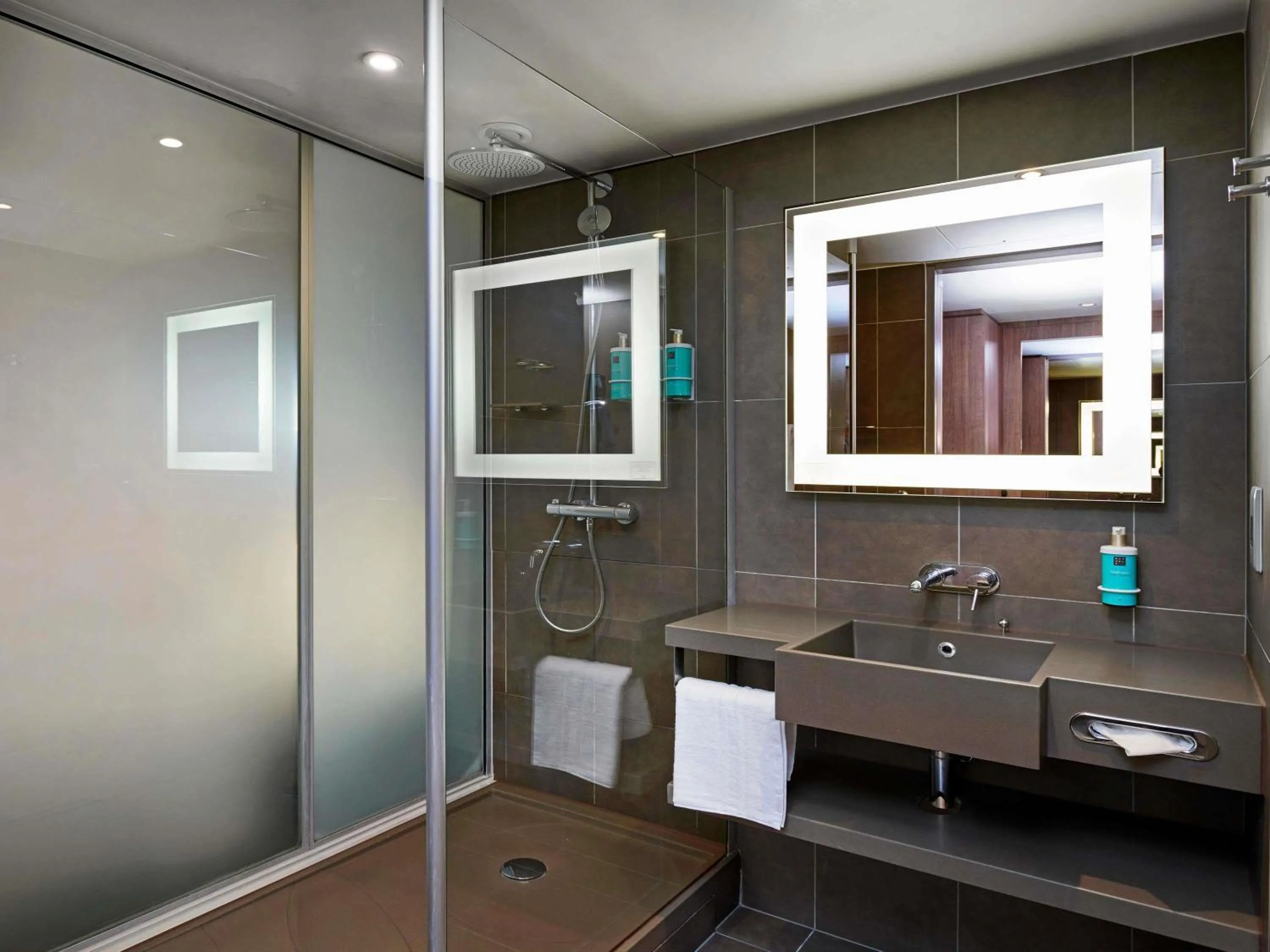 Bathroom in Novotel London Tower Bridge