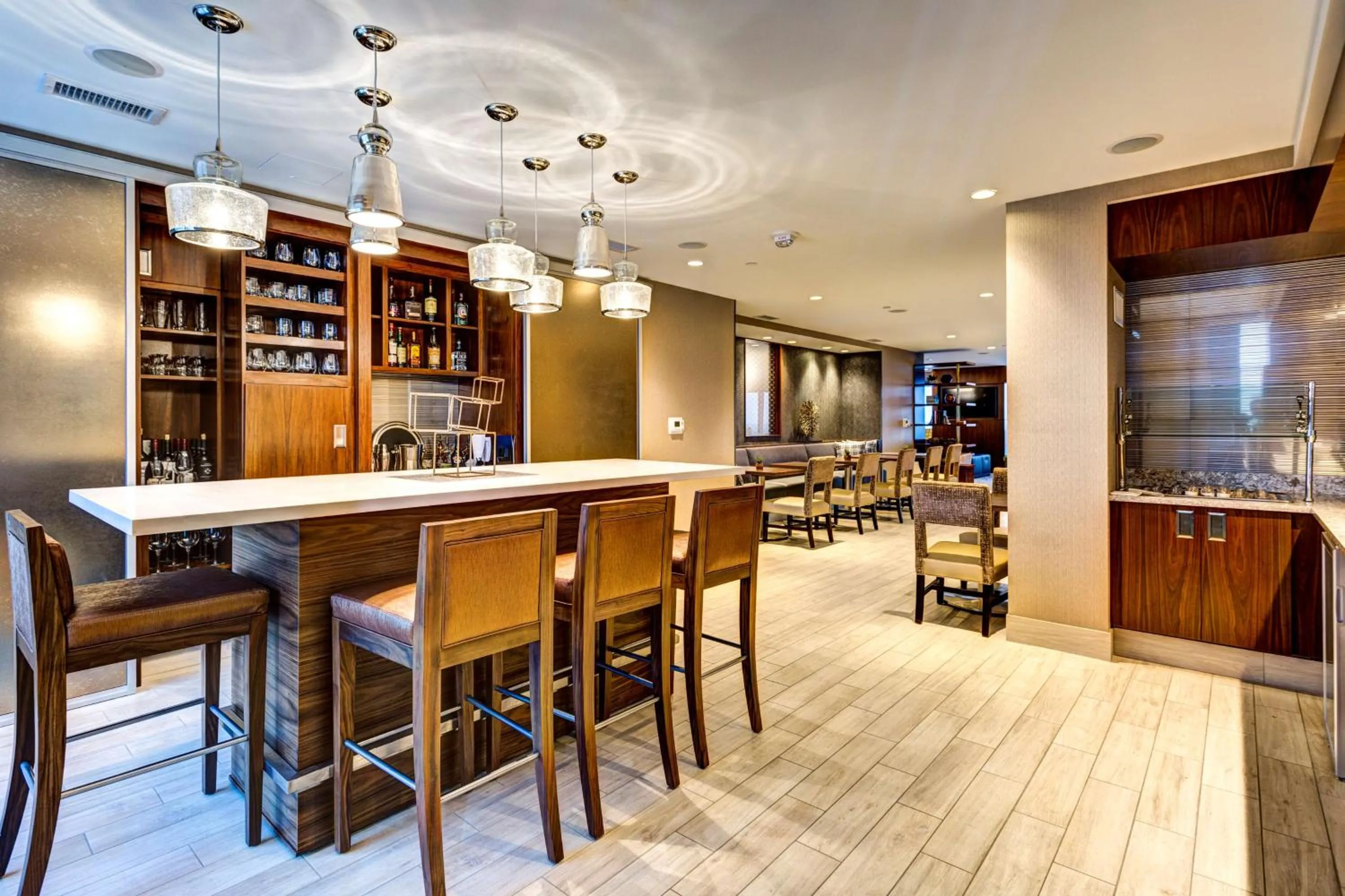 Lounge or bar in Hilton Norfolk The Main