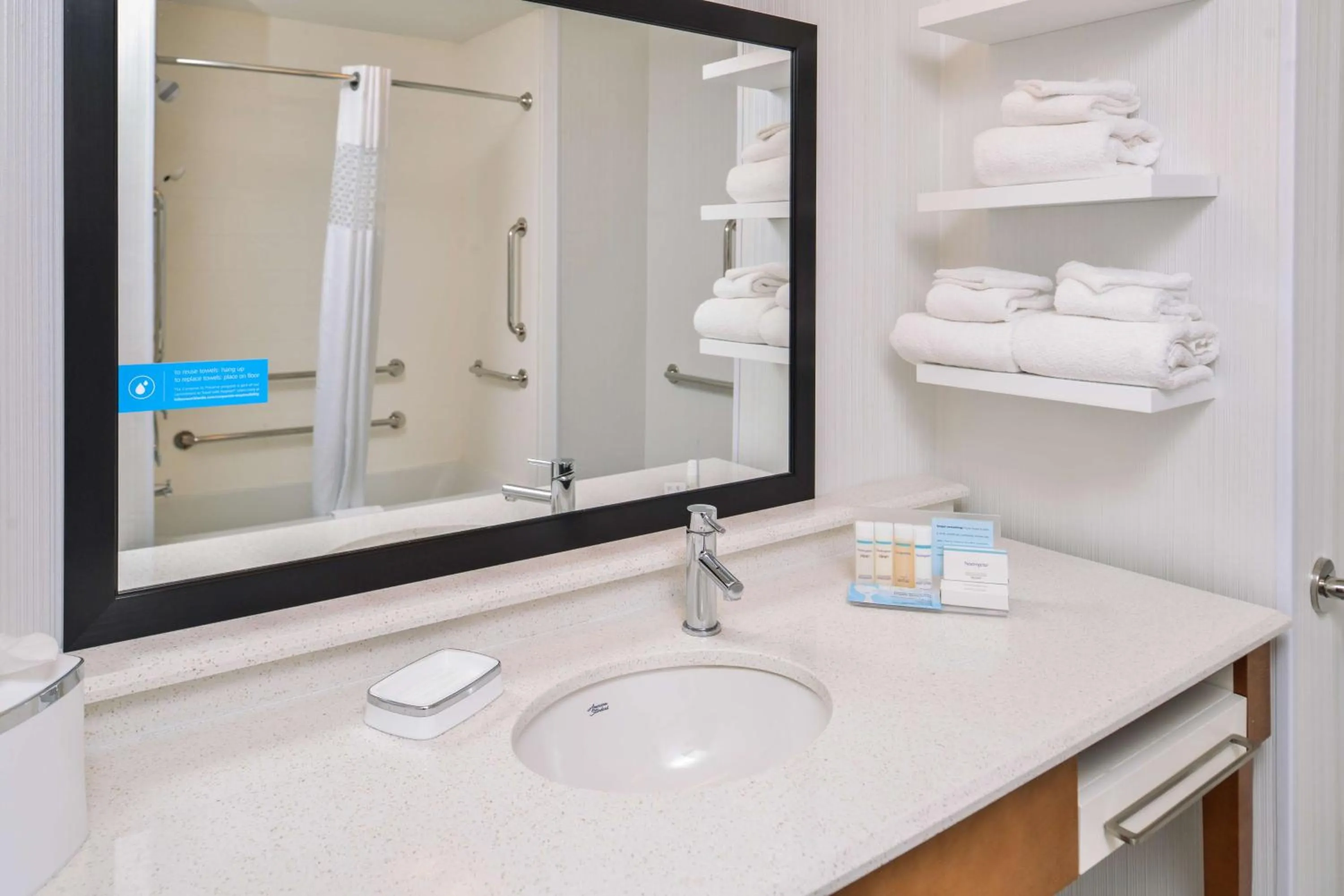 Bathroom in Hampton Inn and Suites Altoona-Des Moines by Hilton