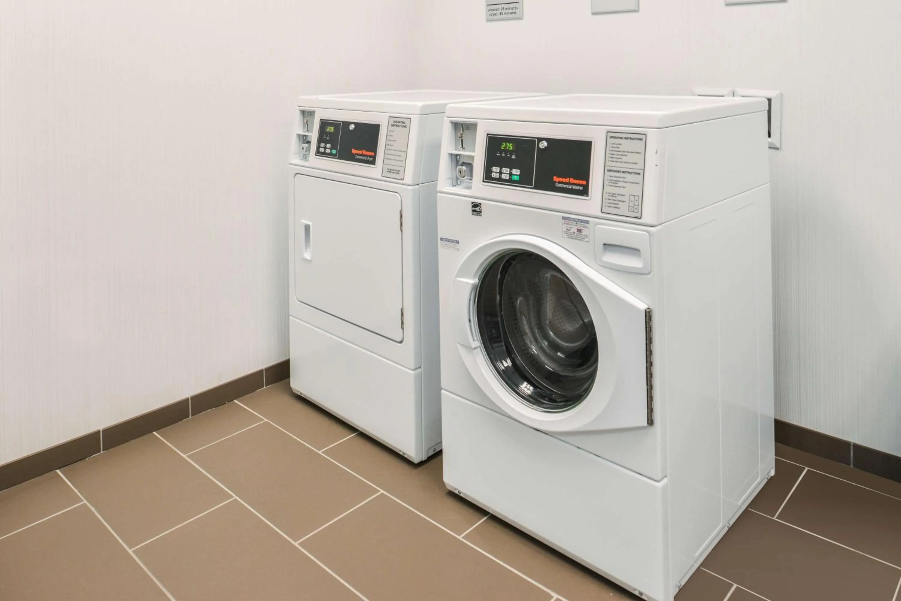 Property building in Hampton Inn and Suites Altoona-Des Moines by Hilton