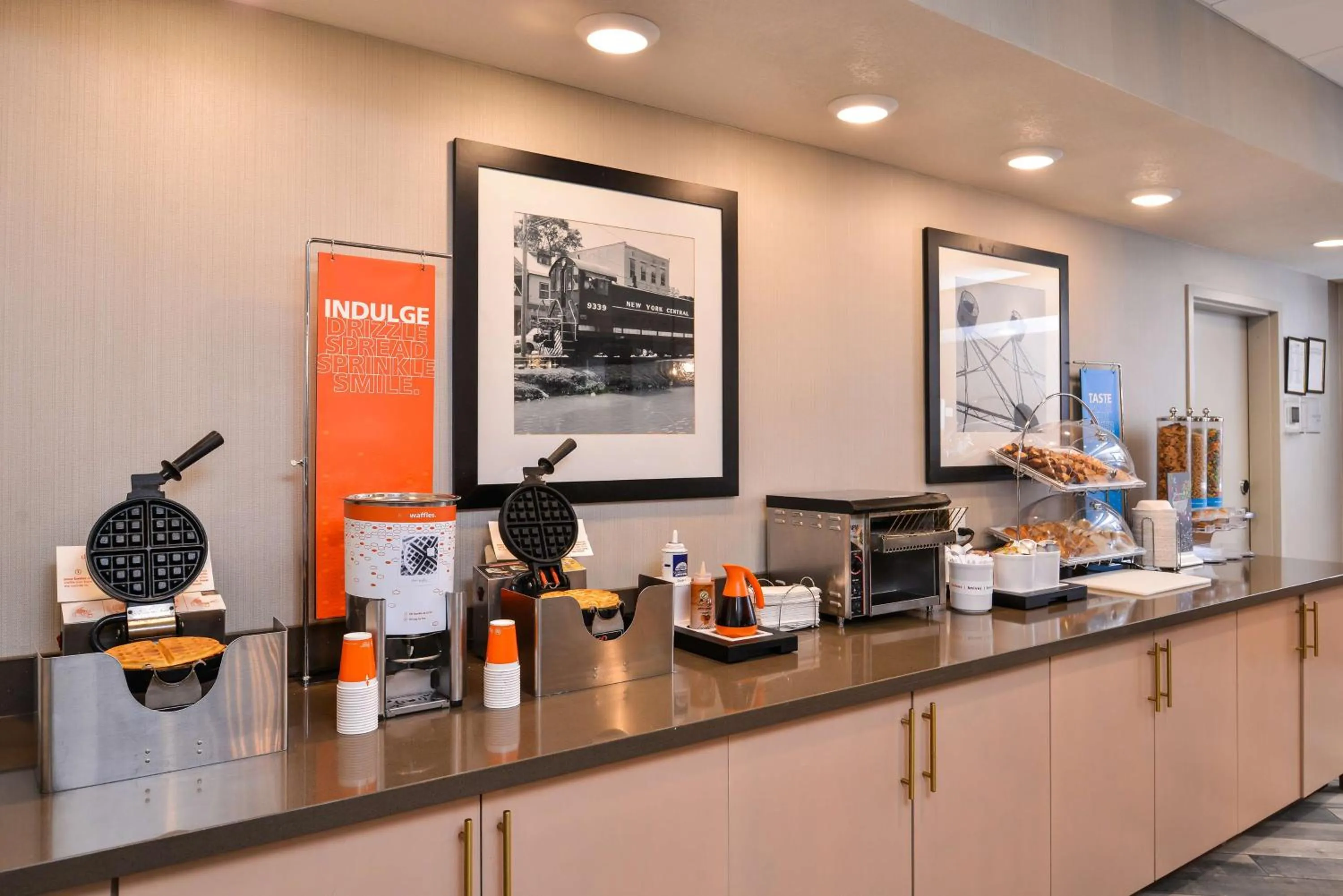 Breakfast in Hampton Inn and Suites Altoona-Des Moines by Hilton