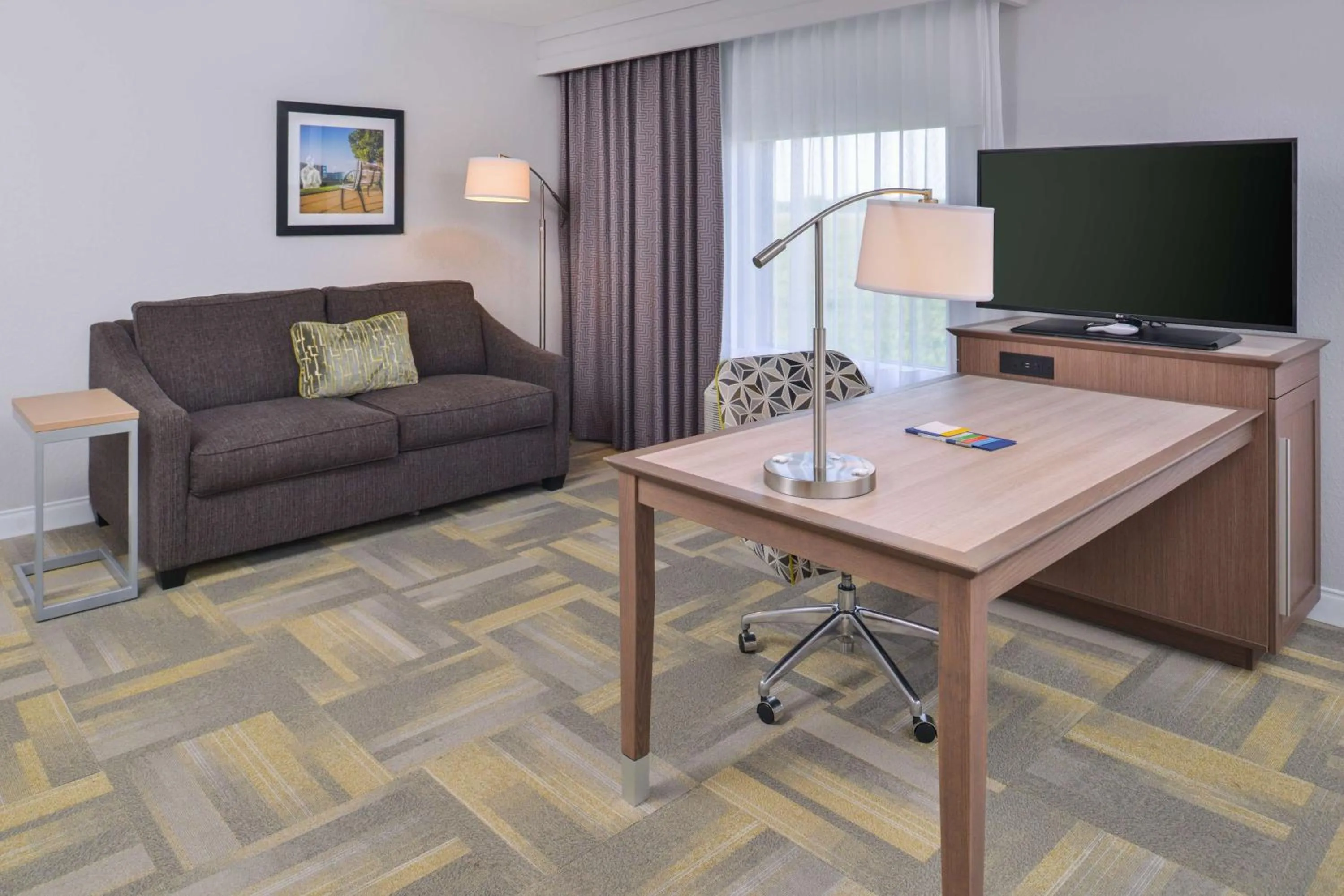 Bed in Hampton Inn and Suites Altoona-Des Moines by Hilton