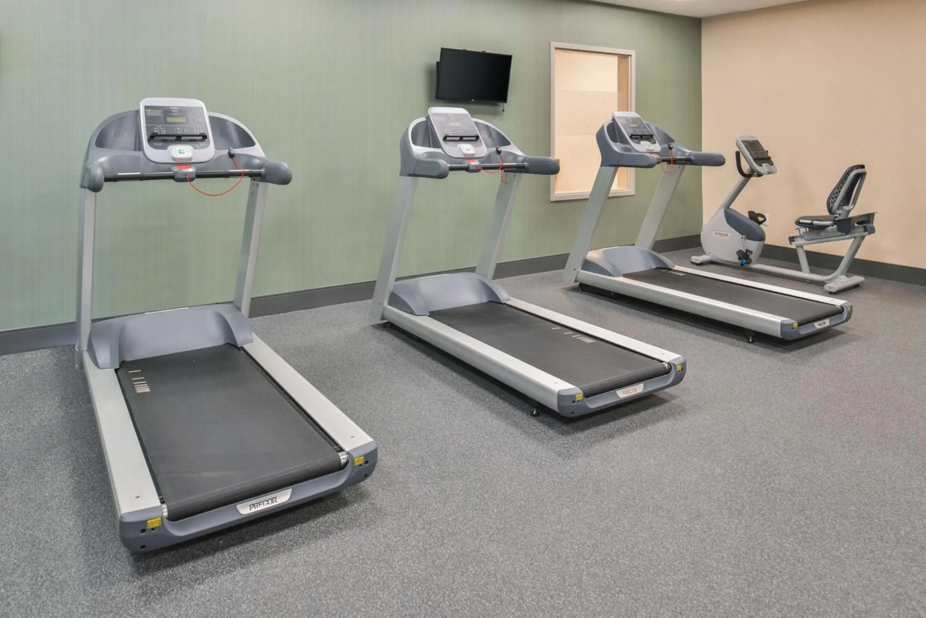Fitness centre/facilities in Hampton Inn and Suites Altoona-Des Moines by Hilton Fitness centre/facilities in Hampton Inn and Suites Altoona-Des Moines by Hilton