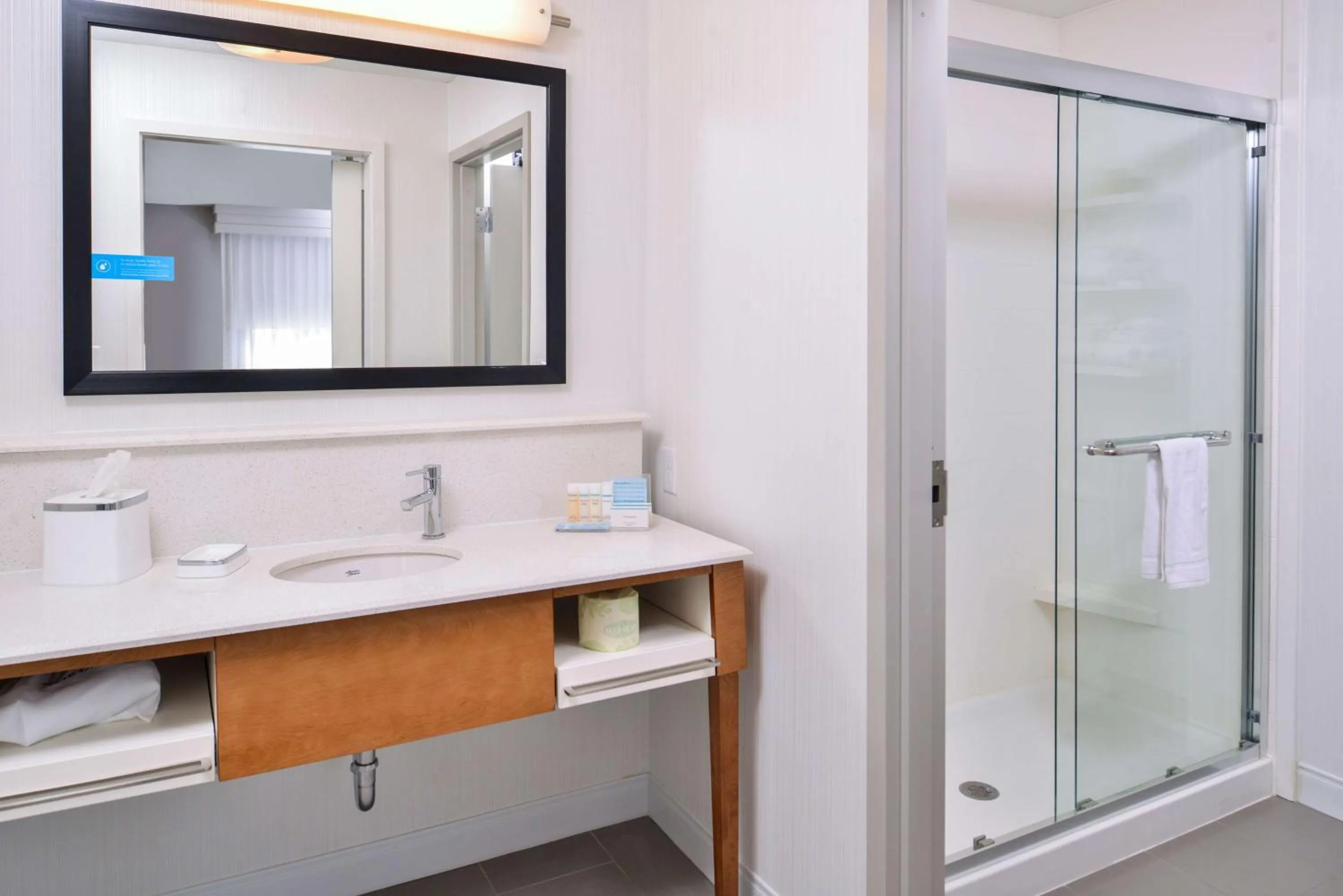 Bathroom in Hampton Inn and Suites Altoona-Des Moines by Hilton