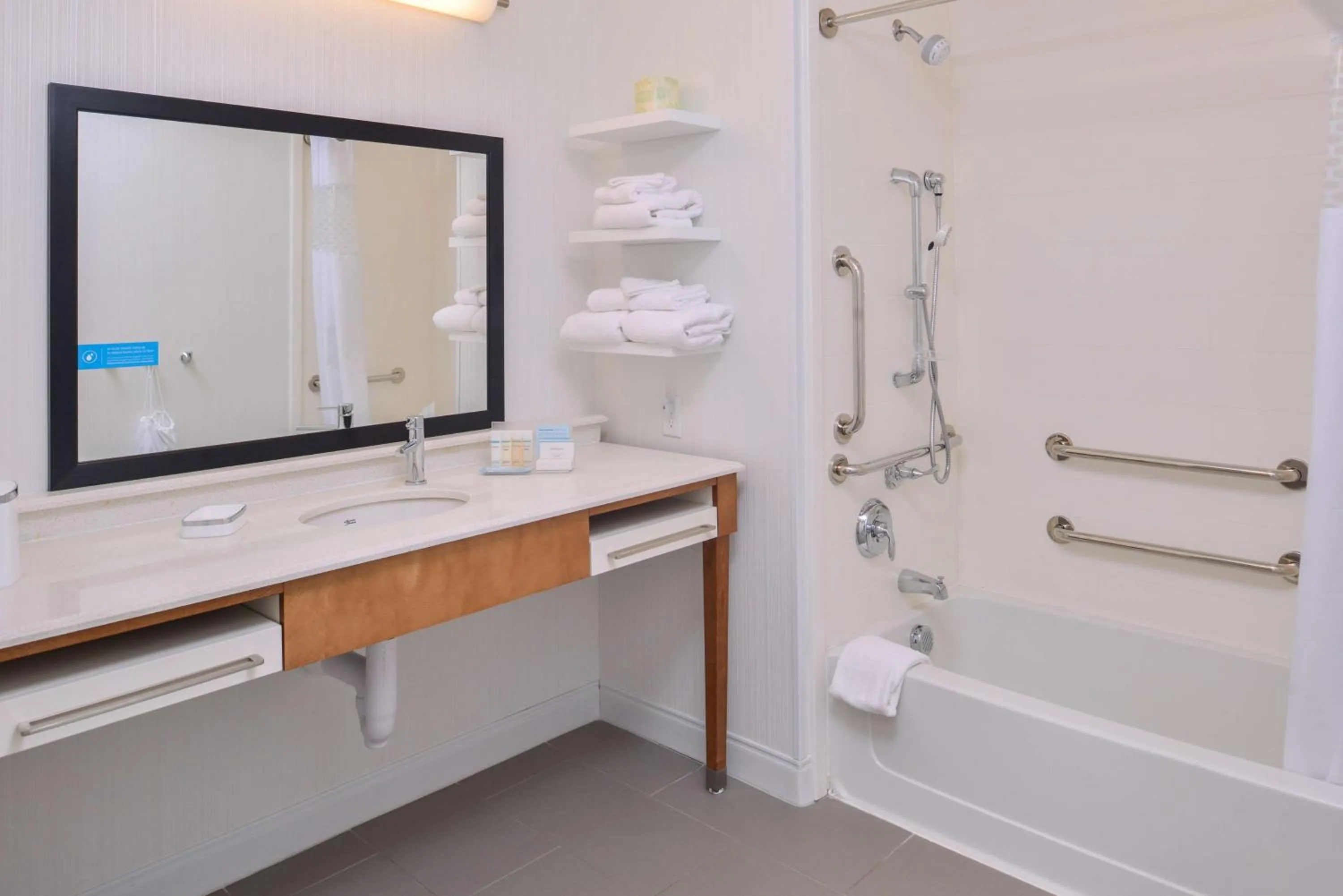 Bathroom in Hampton Inn and Suites Altoona-Des Moines by Hilton