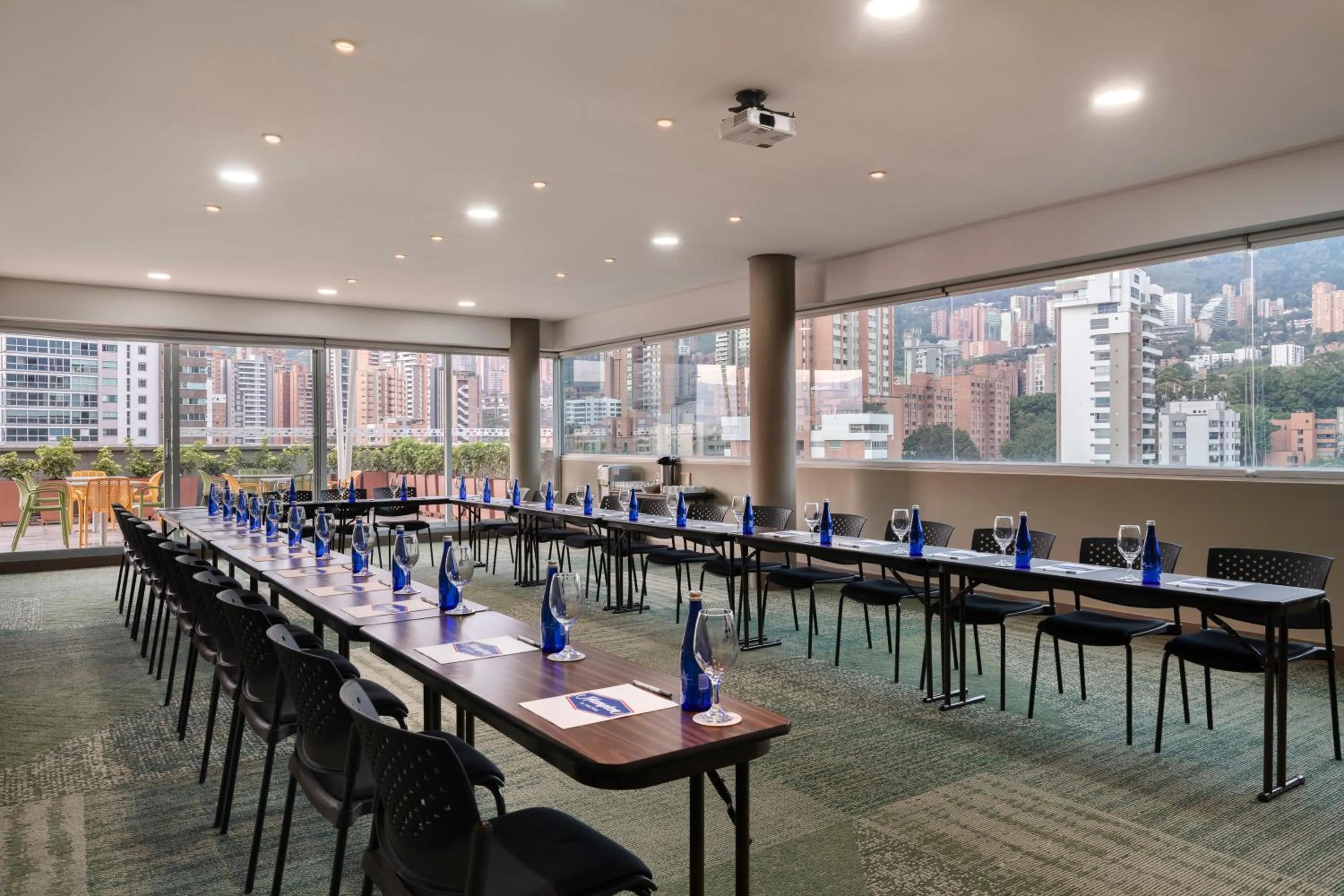 Meeting/conference room in Hampton by Hilton Medellin