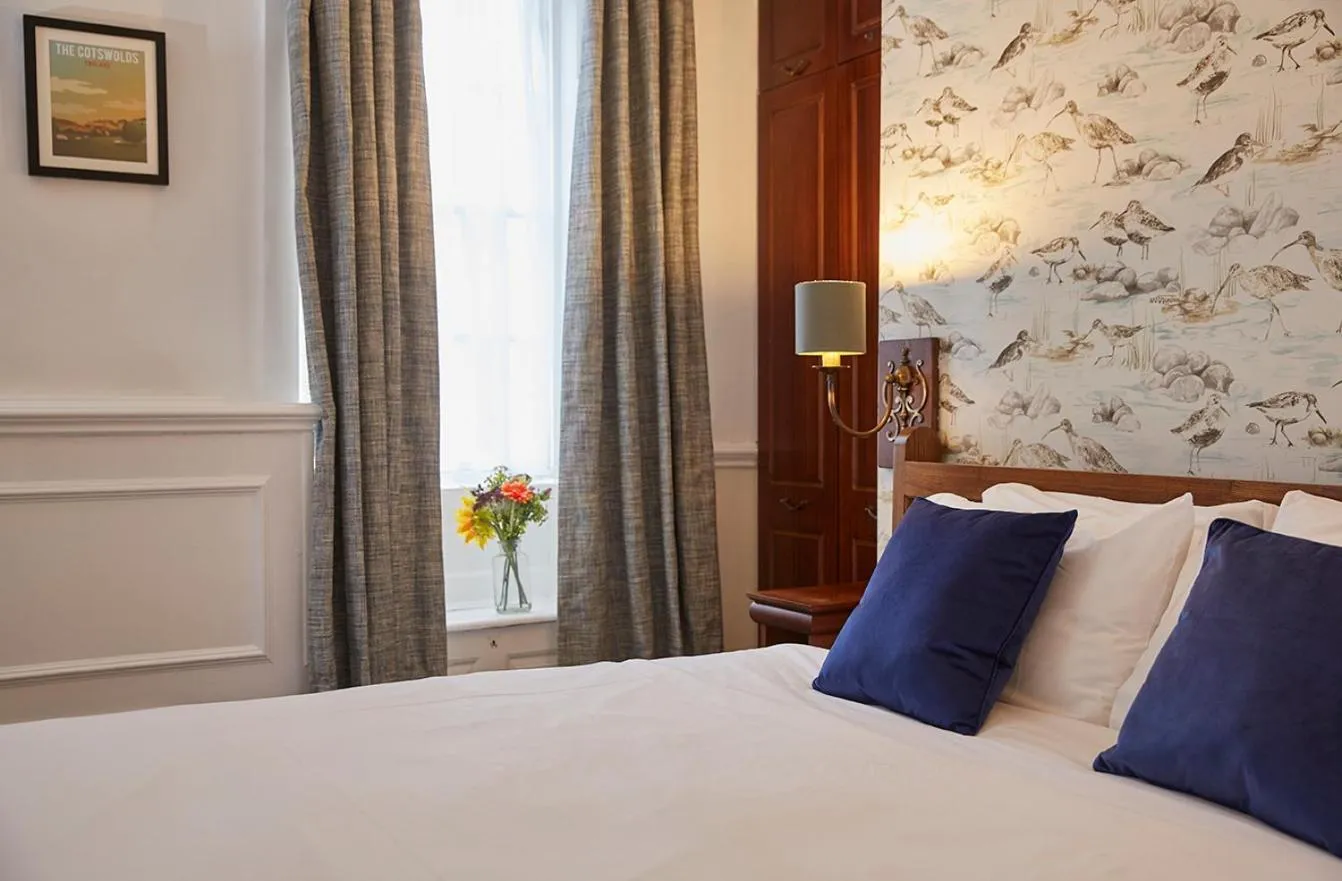 Bed in Old Manse Hotel by Greene King Inns