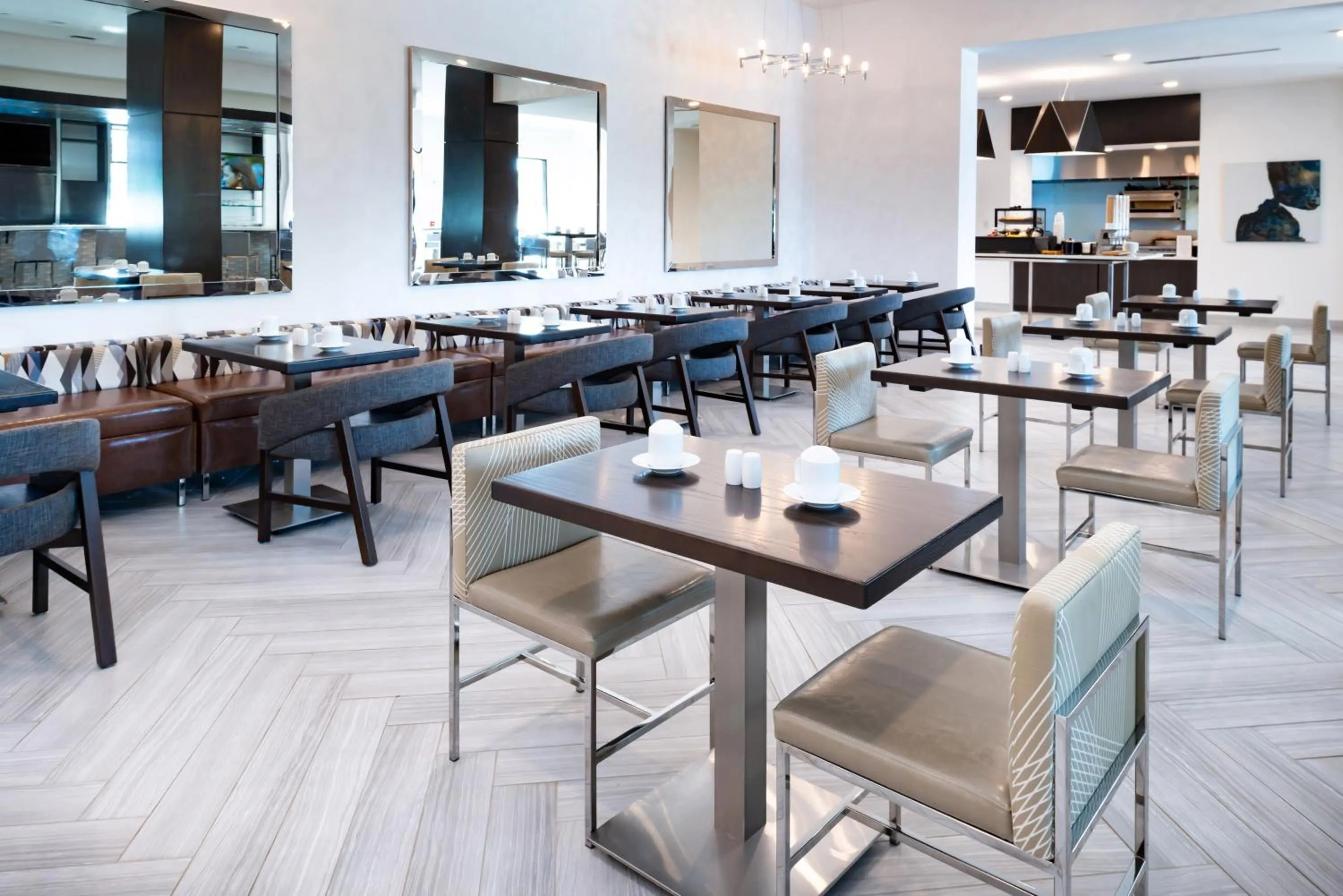 Restaurant/places to eat in Home2 Suites by Hilton Columbia Downtown