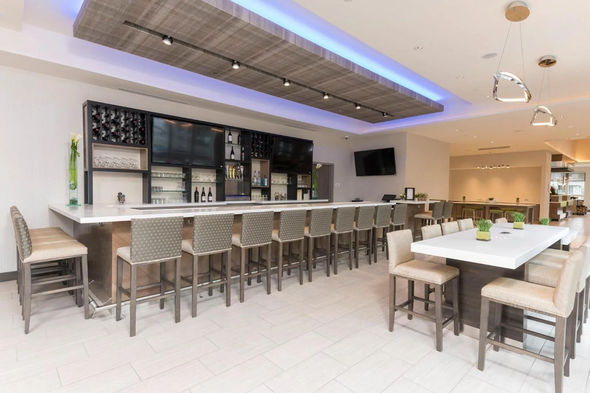 Restaurant/places to eat in Hilton Garden Inn Grand Rapids East