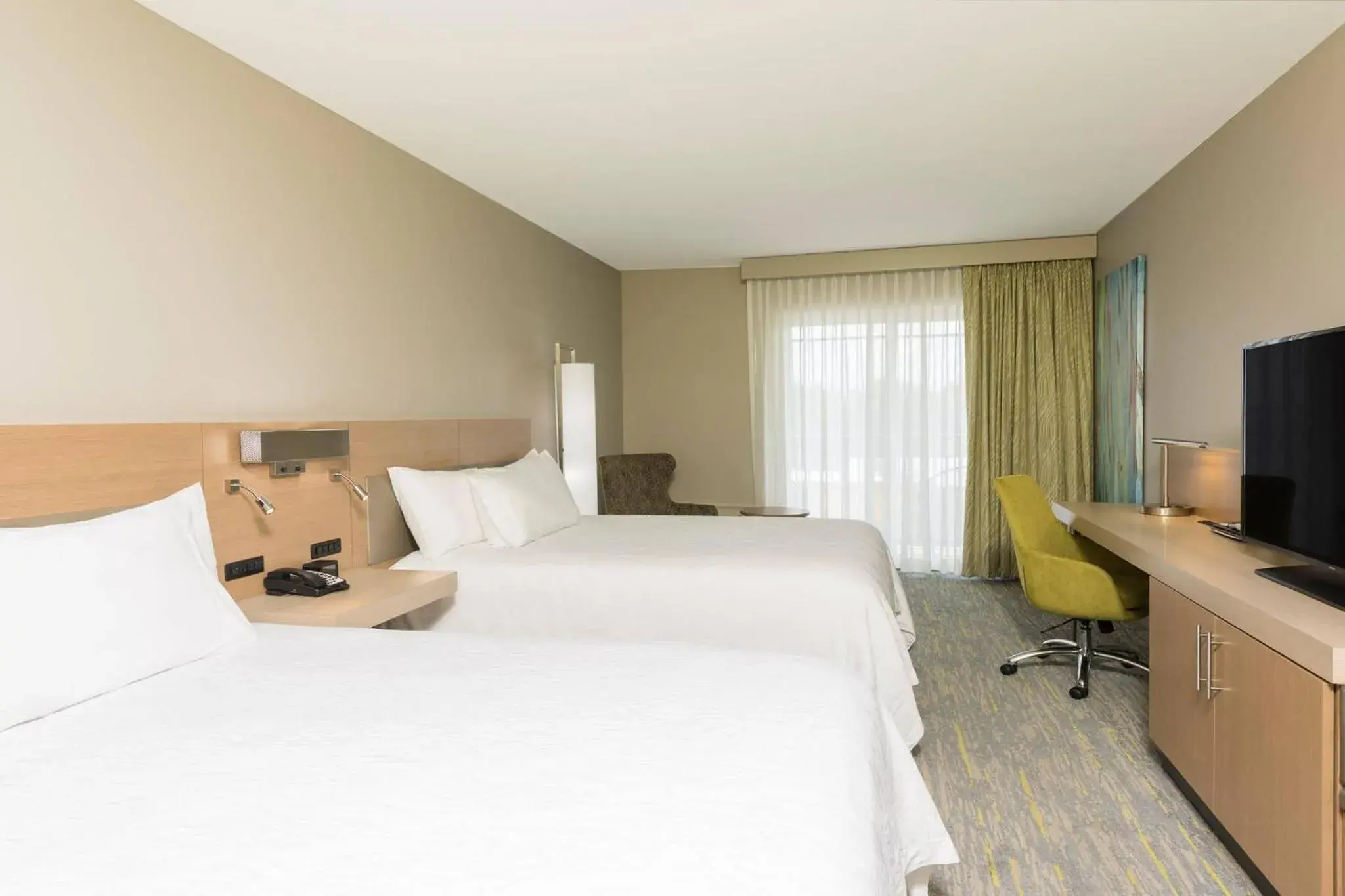 Bed in Hilton Garden Inn Grand Rapids East Bed in Hilton Garden Inn Grand Rapids East