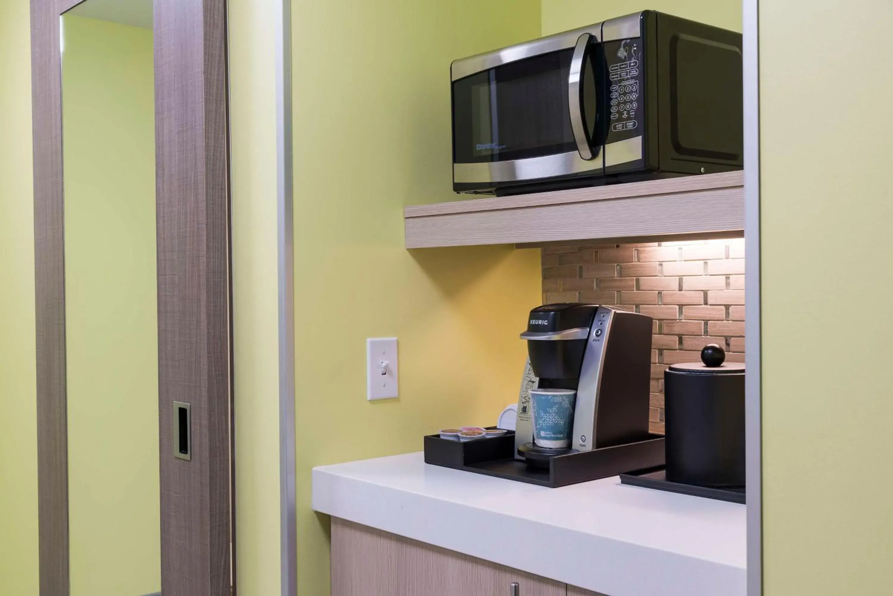 Bedroom in Hilton Garden Inn Grand Rapids East Bedroom in Hilton Garden Inn Grand Rapids East