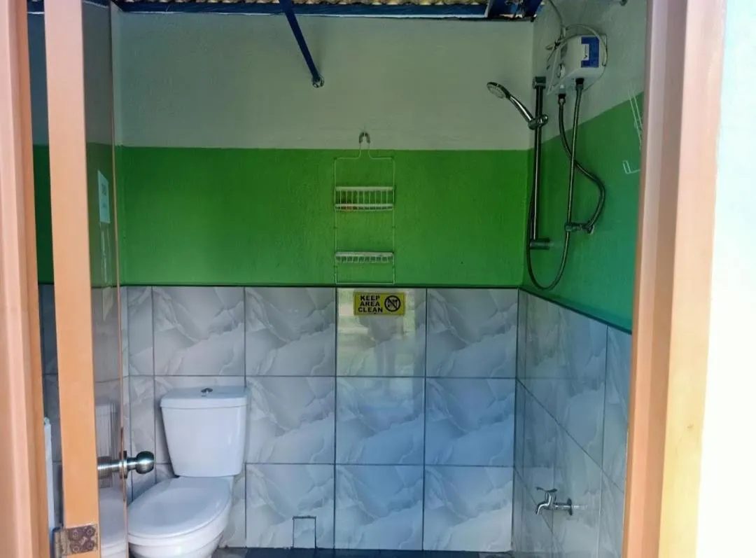 Bathroom in Moalboal Bamboo Guest House