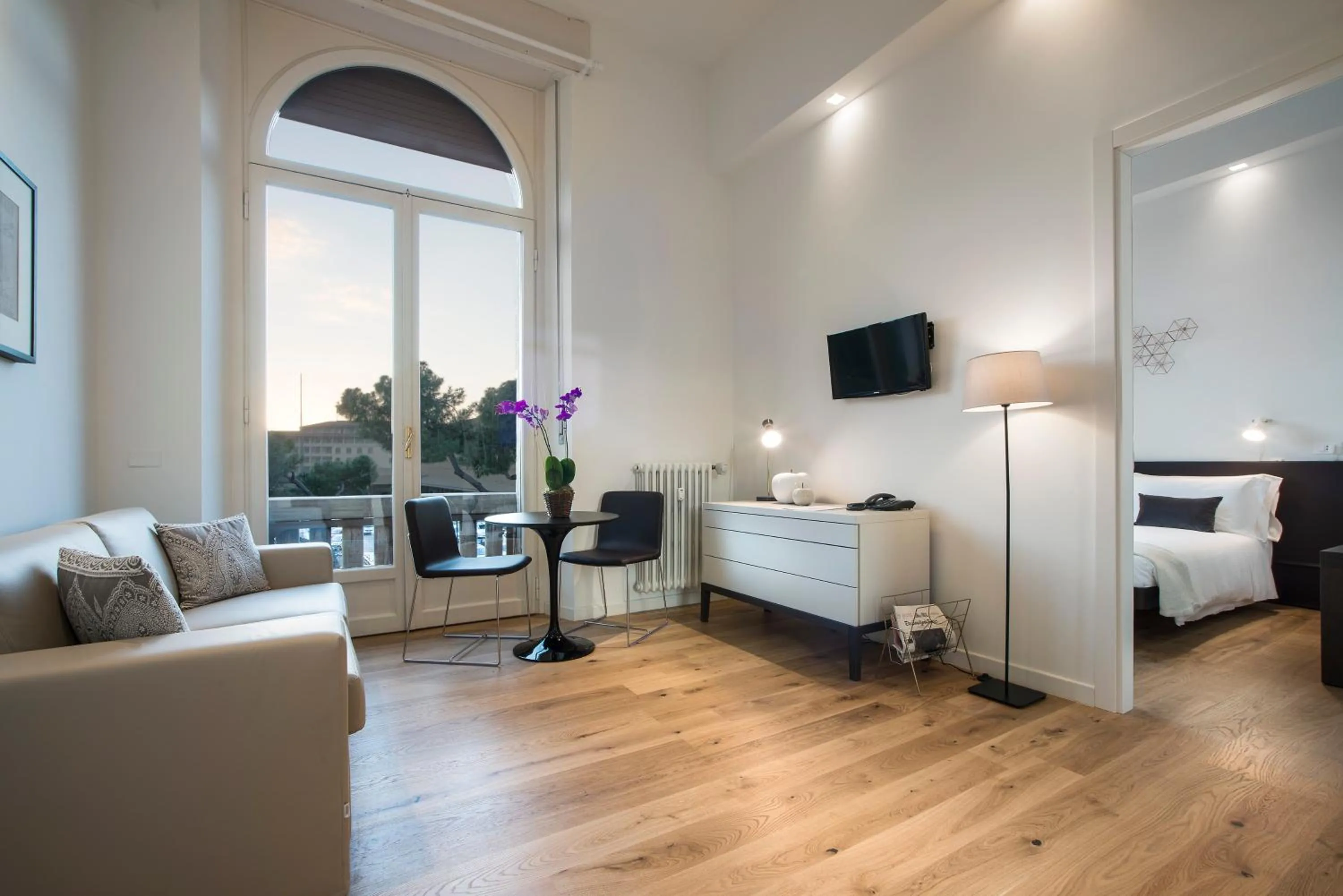 Seating area, Bed in 7Florence