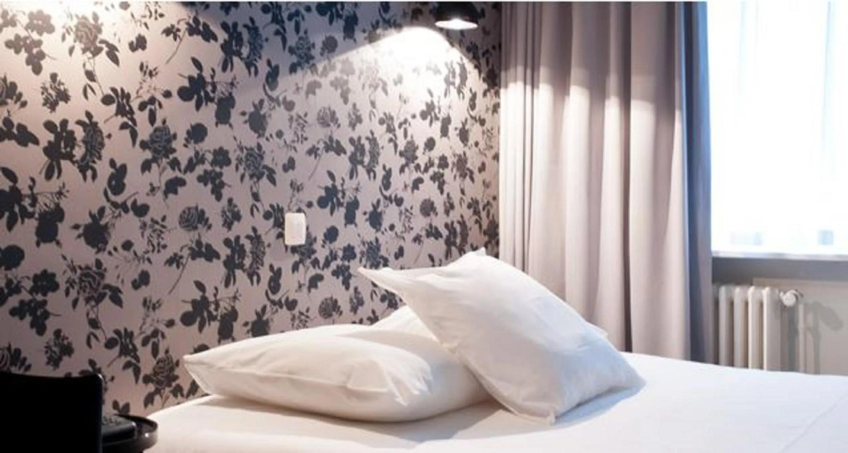 Bed in Hotel Queen Anne