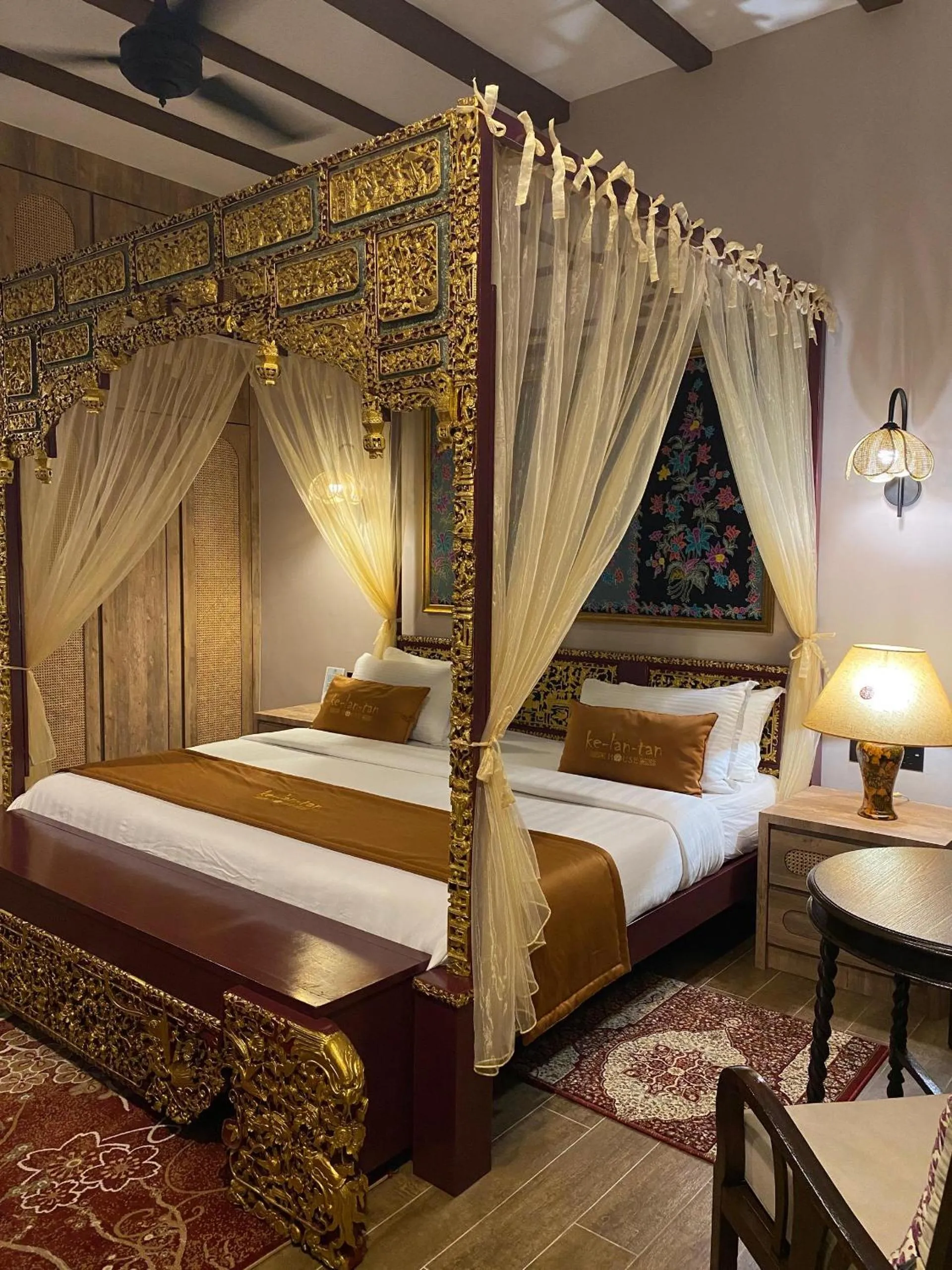 Bedroom, Bed in ke-lan-tan House