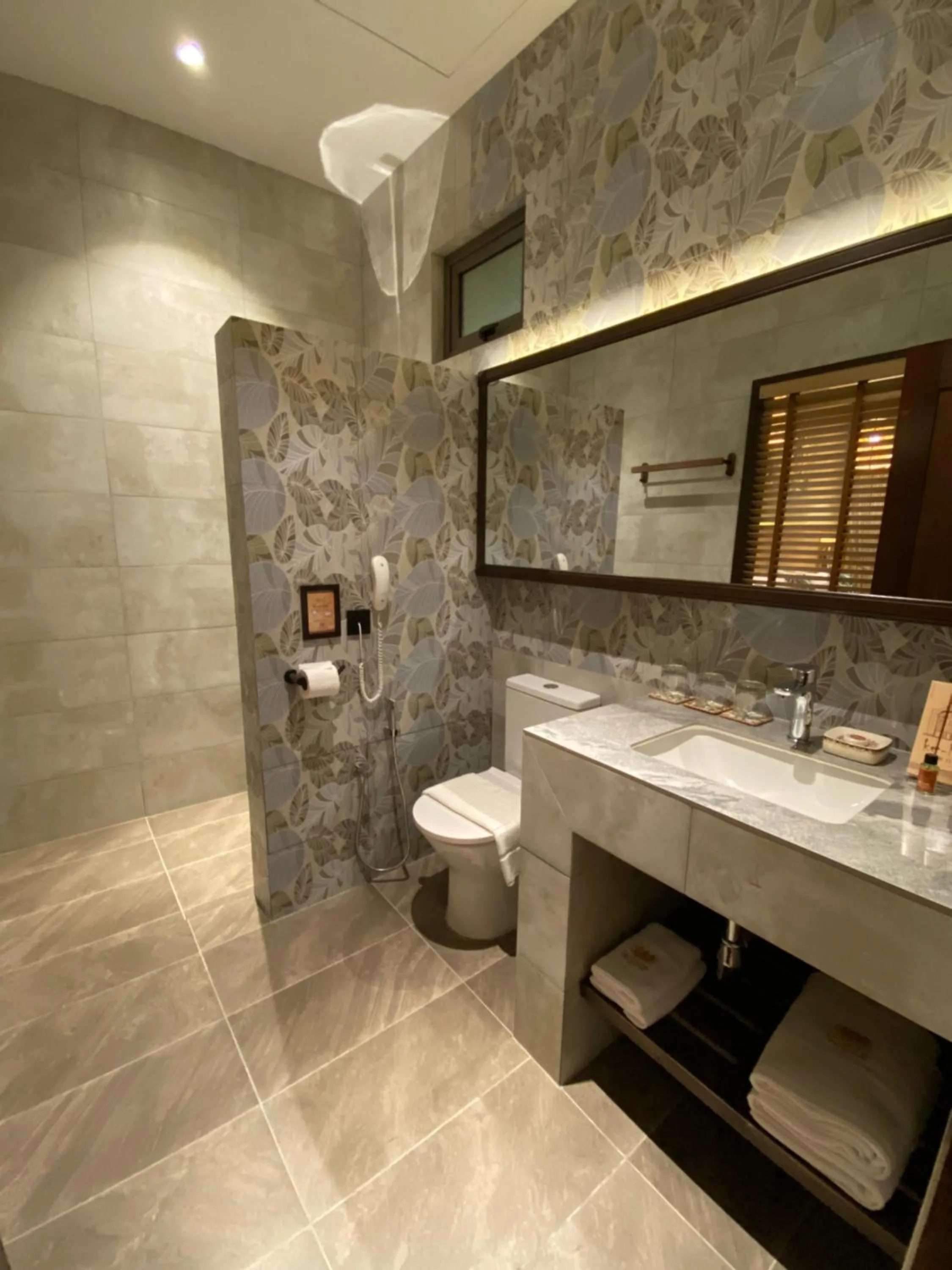 Bathroom in ke-lan-tan House