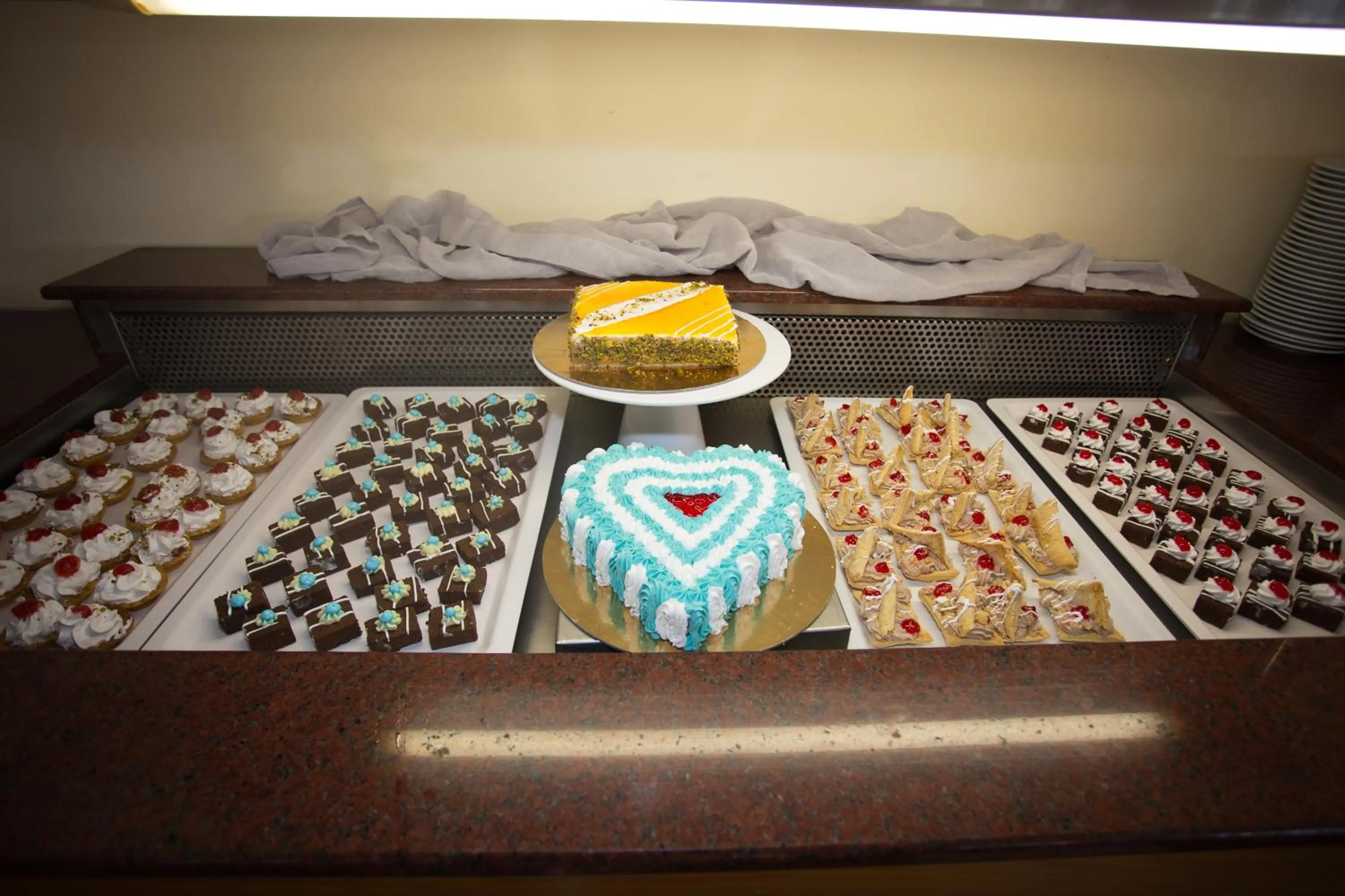 Restaurant/places to eat in Eurovillage Achilleas Hotel