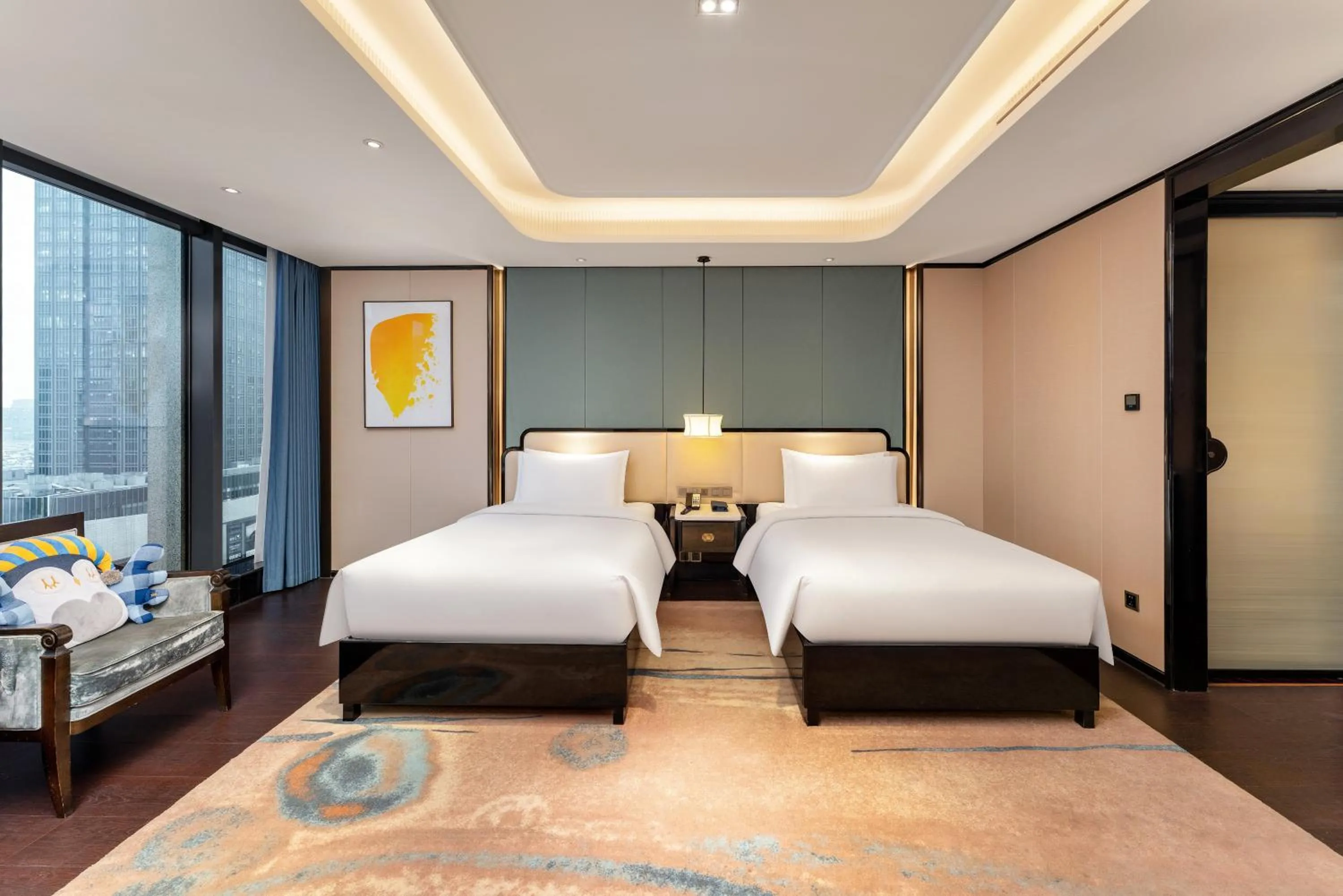 Photo of the whole room, Bed in voco - Hangzhou Binjiang Minghao by IHG