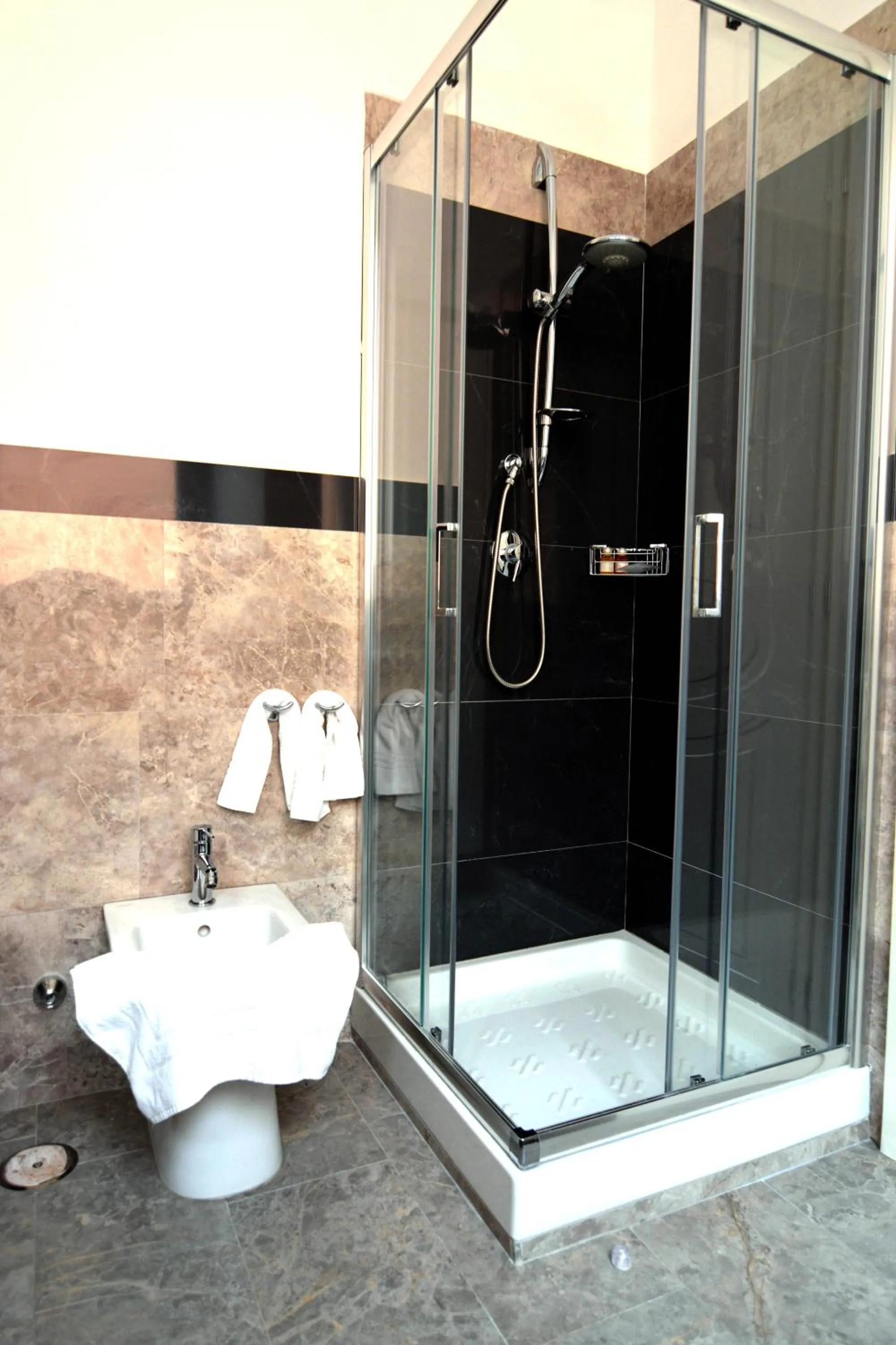 Shower in Residence Stendhal Guest House