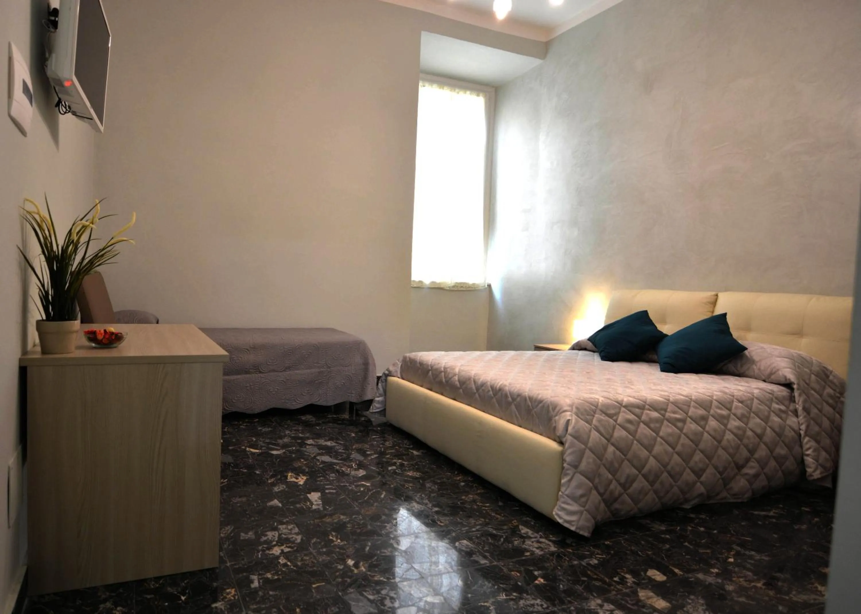 Photo of the whole room, Bed in Residence Stendhal Guest House