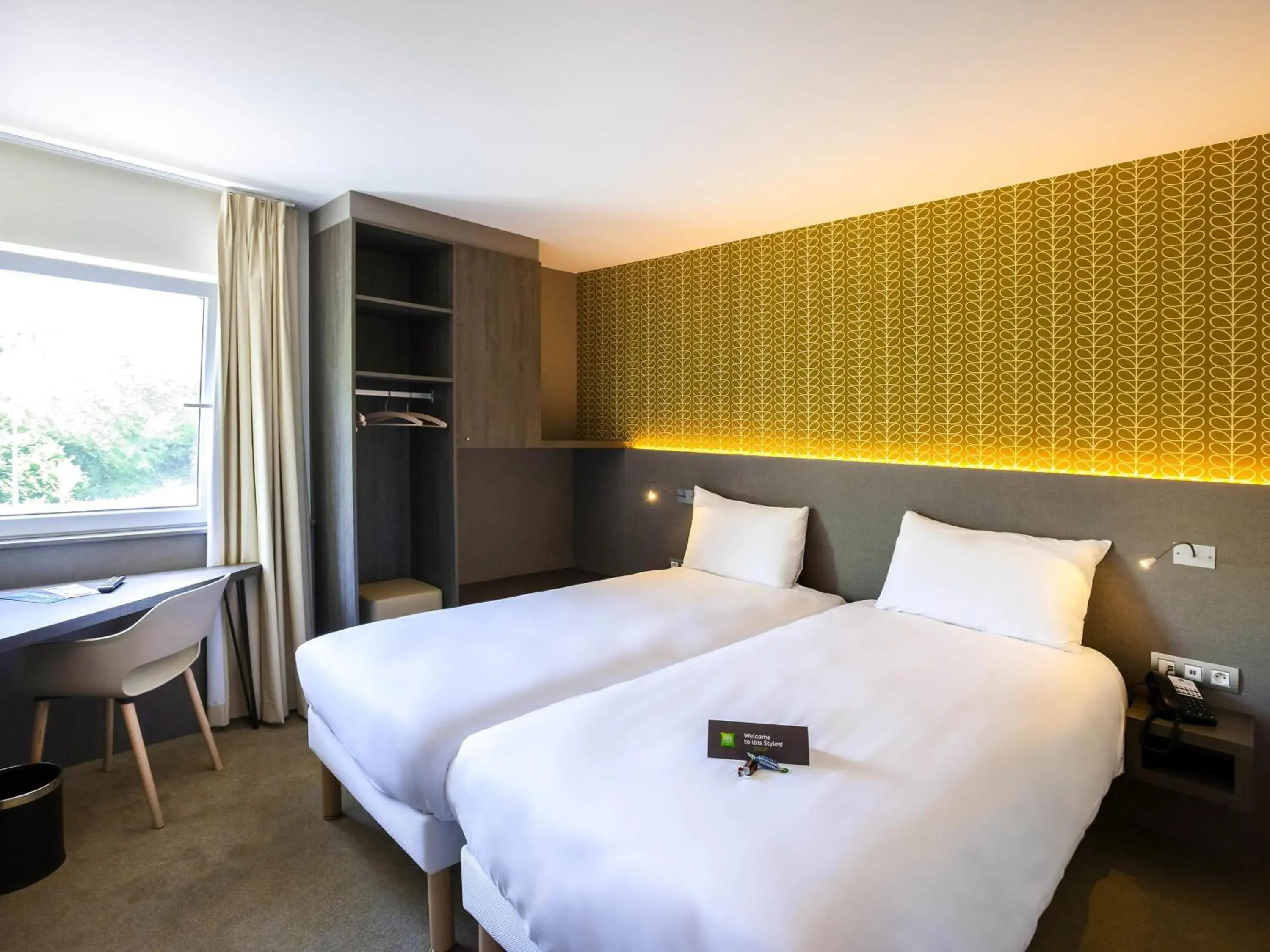 Property building, Bed in ibis Styles Kortrijk Expo Property building, Bed in ibis Styles Kortrijk Expo